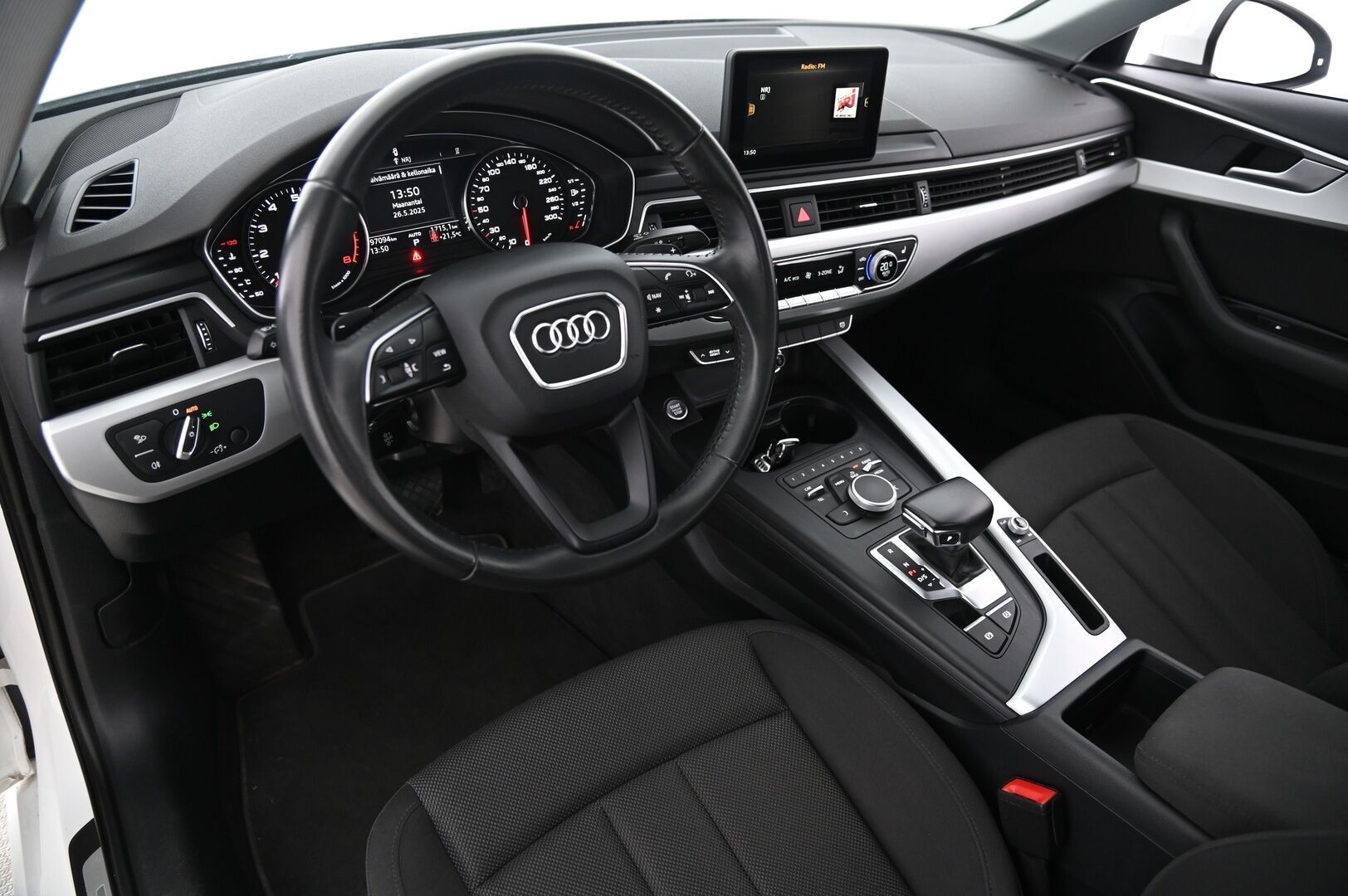 Audi A4 2018 Sedan Business Comfort S line Edition 1,4 TFSI 110 kW S tronic *Webasto / S-Line / Koukku* - *2-OM. / Audi Connect / Suomi-auto / Alle taittuva koukku* Juuri saapunut!