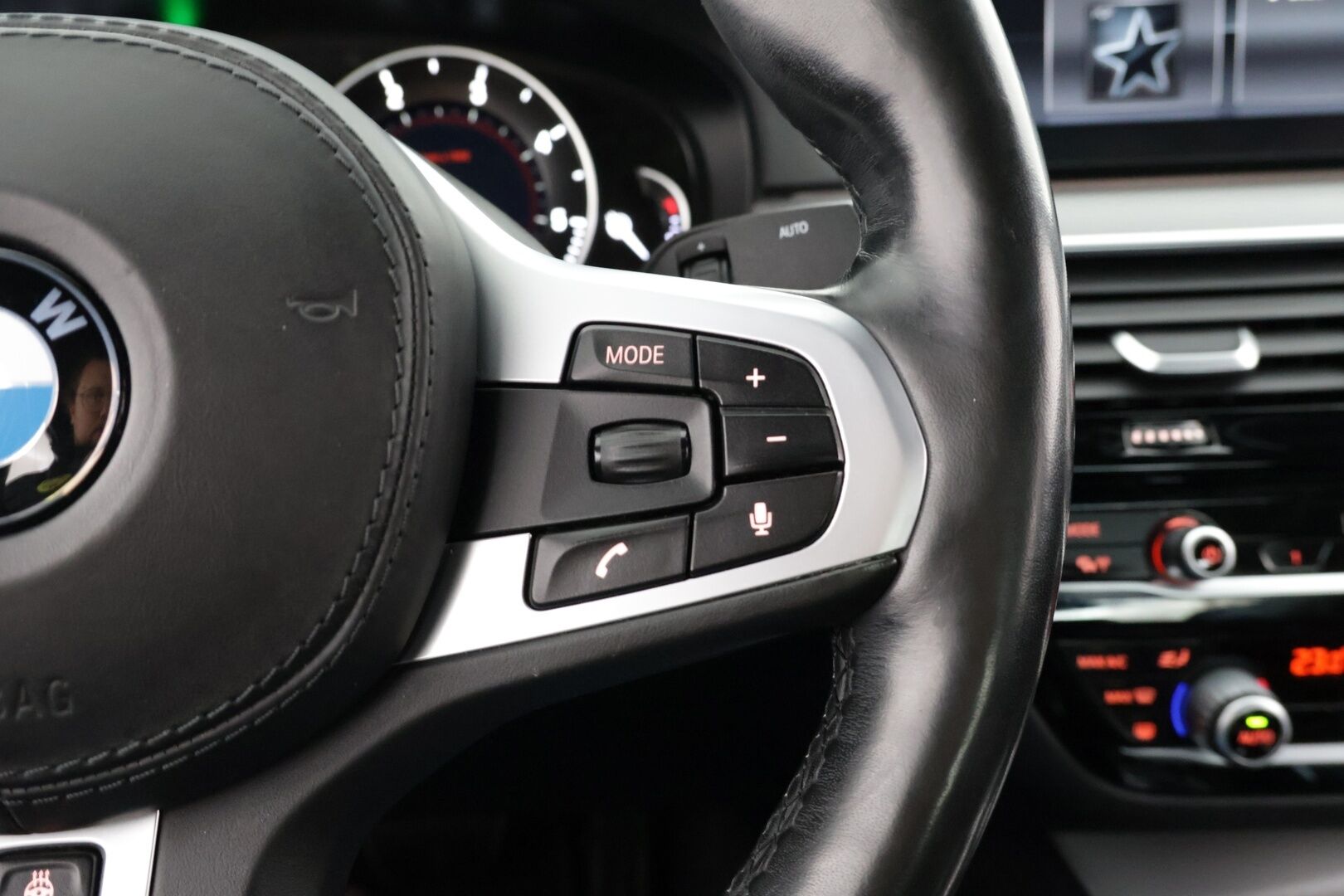 BMW 520 2018 G30 d A xDrive M Sport * Prof.Navi / Kessy / P-kamera / Vakkari * - siistikuntoinen ja taloudellinen Sedan / M-sport / P-kamera - HULLUT AVAJAISHULINAT KORKOTARJOUS 3,29 %