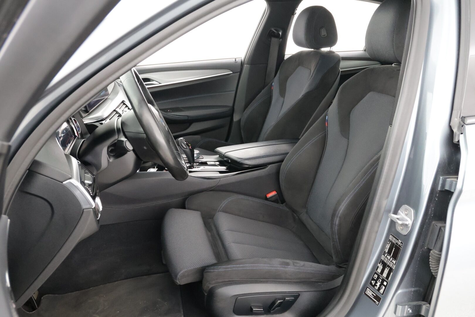 BMW 520 2018 G30 d A xDrive M Sport * Prof.Navi / Kessy / P-kamera / Vakkari * - siistikuntoinen ja taloudellinen Sedan / M-sport / P-kamera - HULLUT AVAJAISHULINAT KORKOTARJOUS 3,29 %