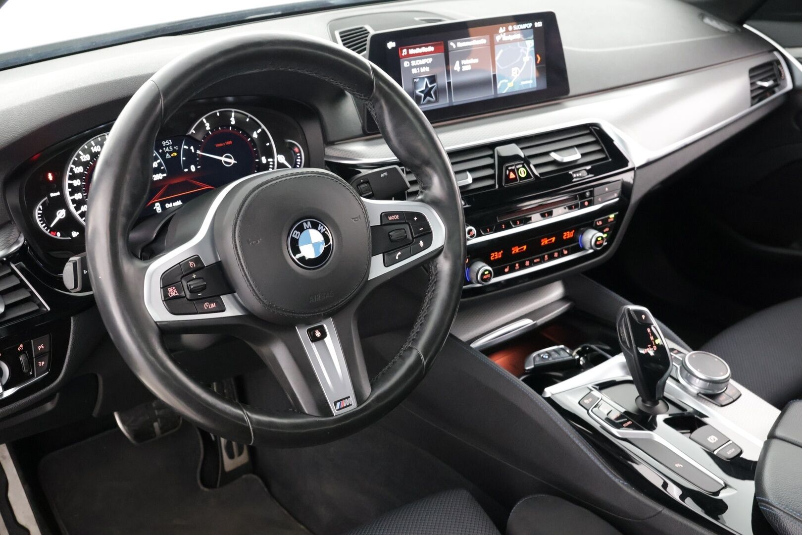 BMW 520 2018 G30 d A xDrive M Sport -  | Prof.Navi | Kessy | P-kamera | Vakkari |