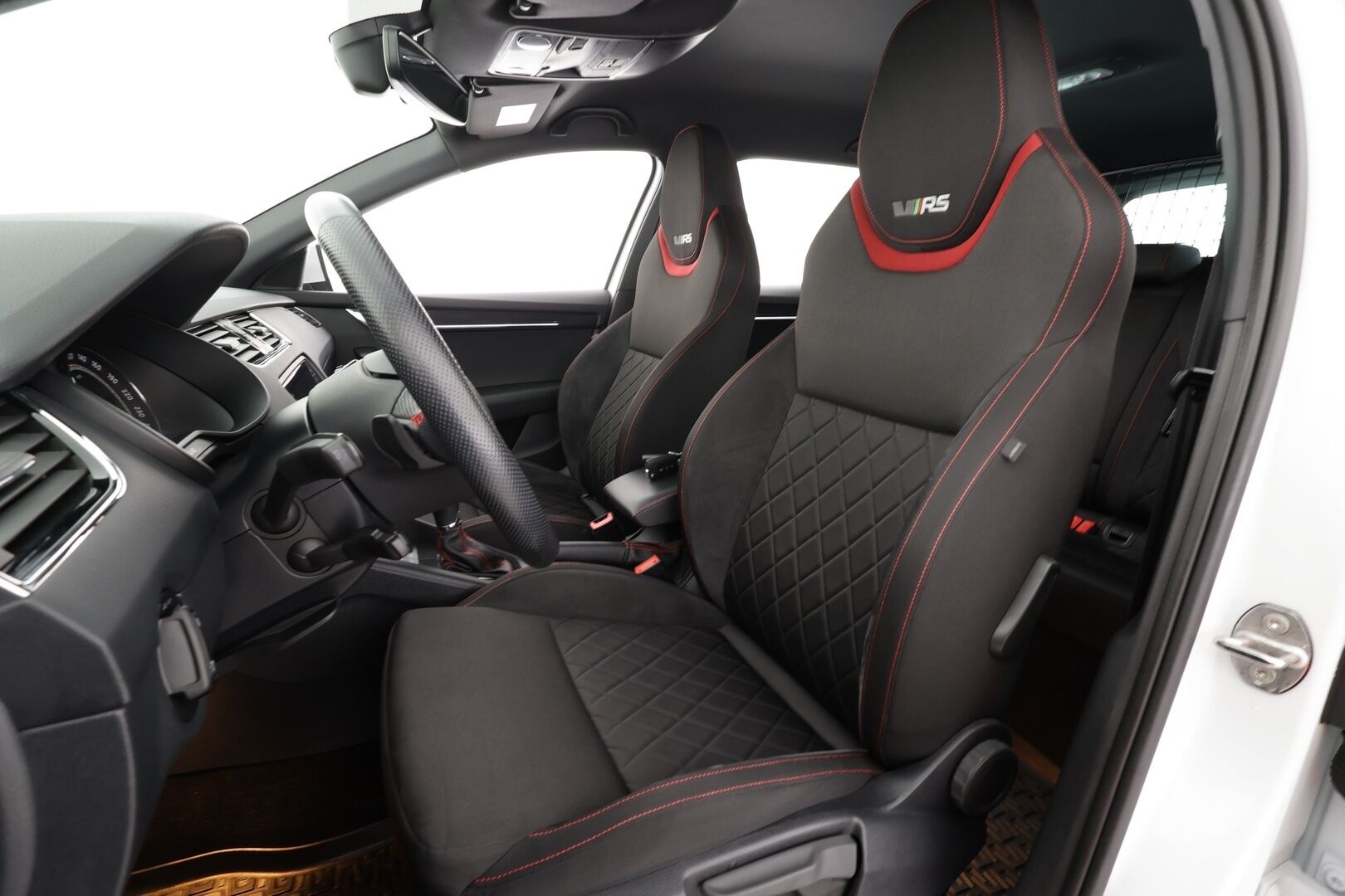 Skoda Octavia 2018 Combi 2,0 TSI RS DSG  * Webasto / ACC / LED / P.kamera / Navi / Keyless * - Facelift / Suomi-auto / Kahdet renkaat - HULLU BLACKWEEK KORKOTARJOUS 2,49%