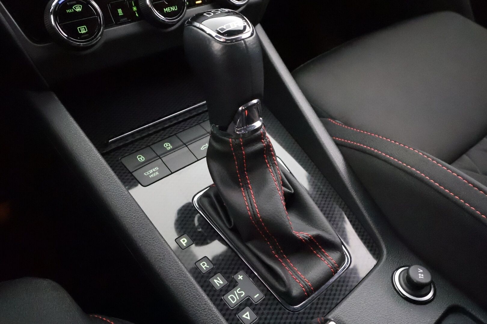 Skoda Octavia 2018 Combi 2,0 TSI RS DSG  * Webasto / ACC / LED / P.kamera / Navi / Keyless * - Facelift / Suomi-auto / Kahdet renkaat - HULLU BLACKWEEK KORKOTARJOUS 2,49%