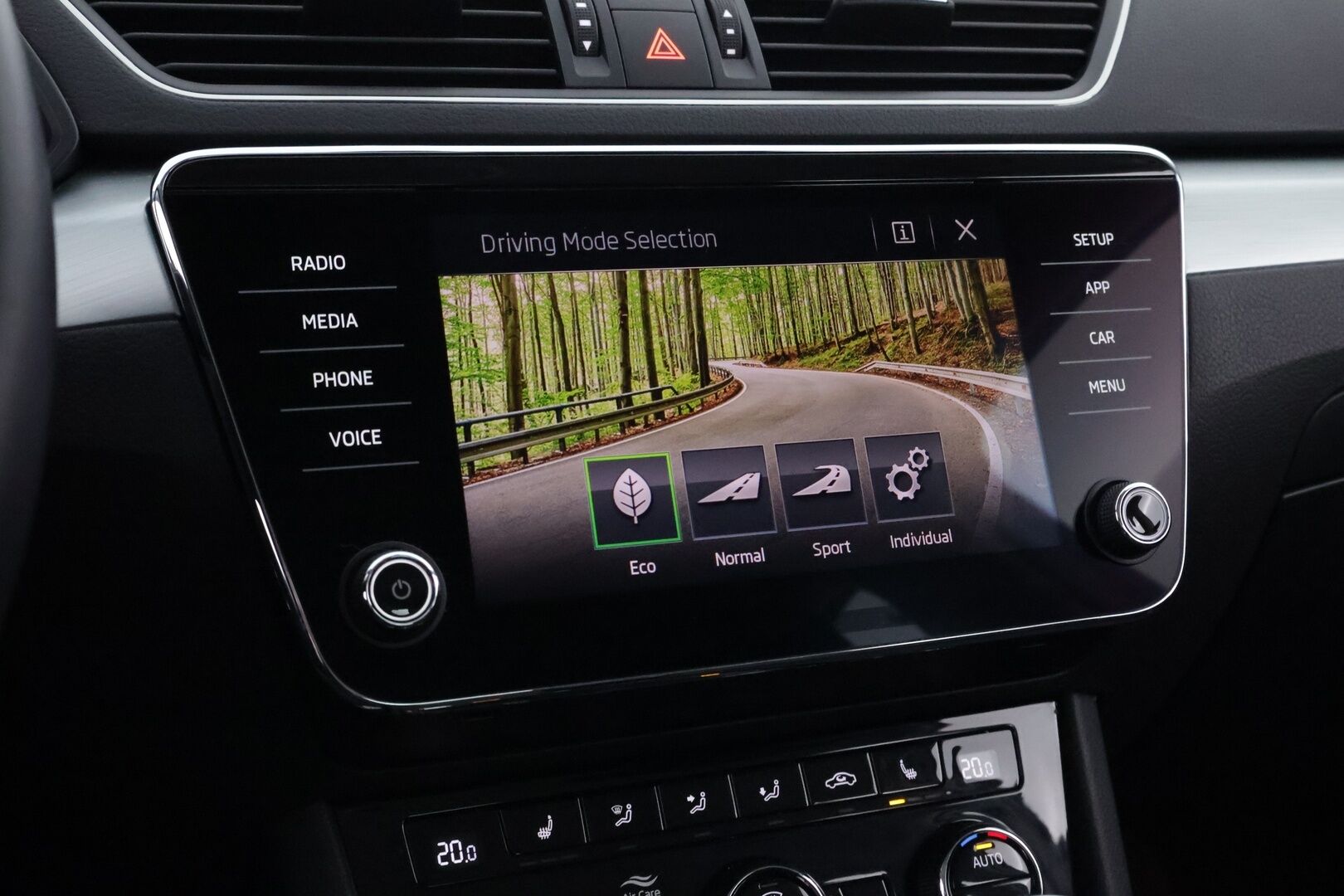 Skoda Superb 2018 1,4 TSI ACT Ambition BusinessLine * Webasto / Lämmitettävä Tuulilasi / Muistipenkki / Peruutustutkat / Vakkari / Suomiauto*