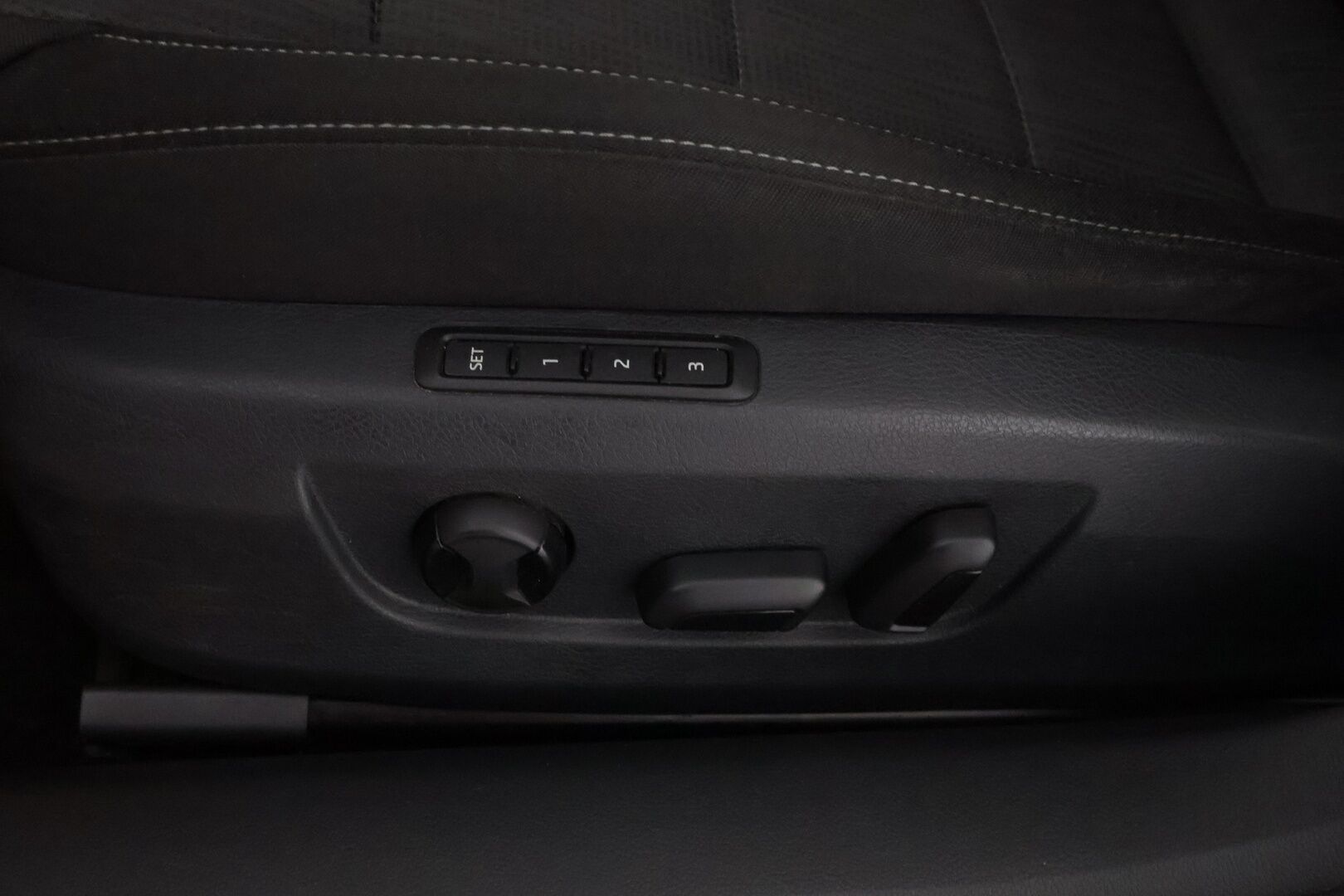 Skoda Superb 2018 1,4 TSI ACT Ambition BusinessLine * Webasto / Lämmitettävä Tuulilasi / Muistipenkki / Peruutustutkat / Vakkari / Suomiauto* - HULLUT VÄLIPÄIVÄT KORKOTARJOUS 2,49%