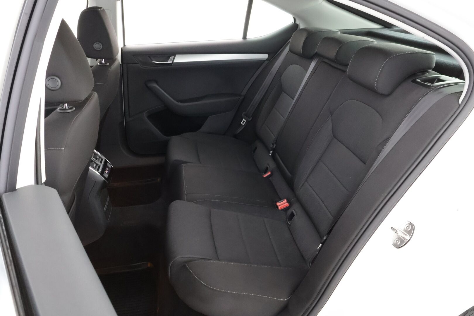 Skoda Superb 2018 1,4 TSI ACT Ambition BusinessLine * Webasto / Lämmitettävä Tuulilasi / Muistipenkki / Peruutustutkat / Vakkari / Suomiauto*