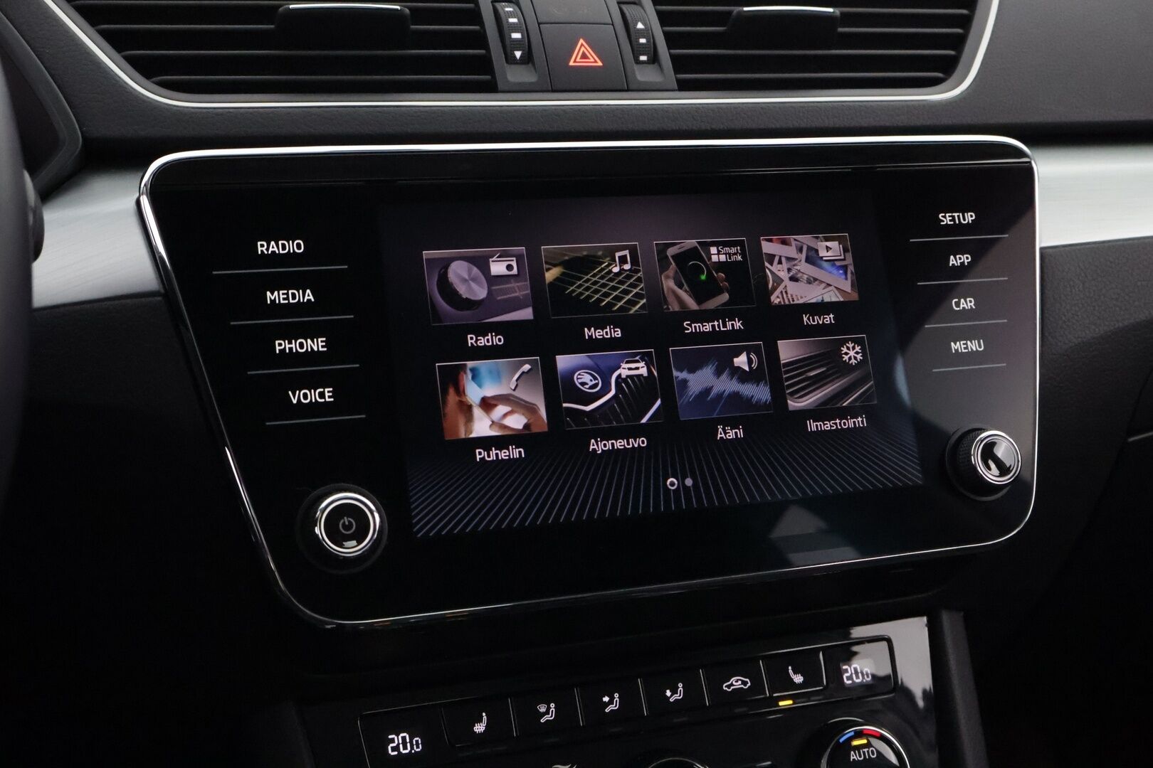 Skoda Superb 2018 1,4 TSI ACT Ambition BusinessLine * Webasto / Lämmitettävä Tuulilasi / Muistipenkki / Peruutustutkat / Vakkari / Suomiauto* - HULLUT VÄLIPÄIVÄT KORKOTARJOUS 2,49%