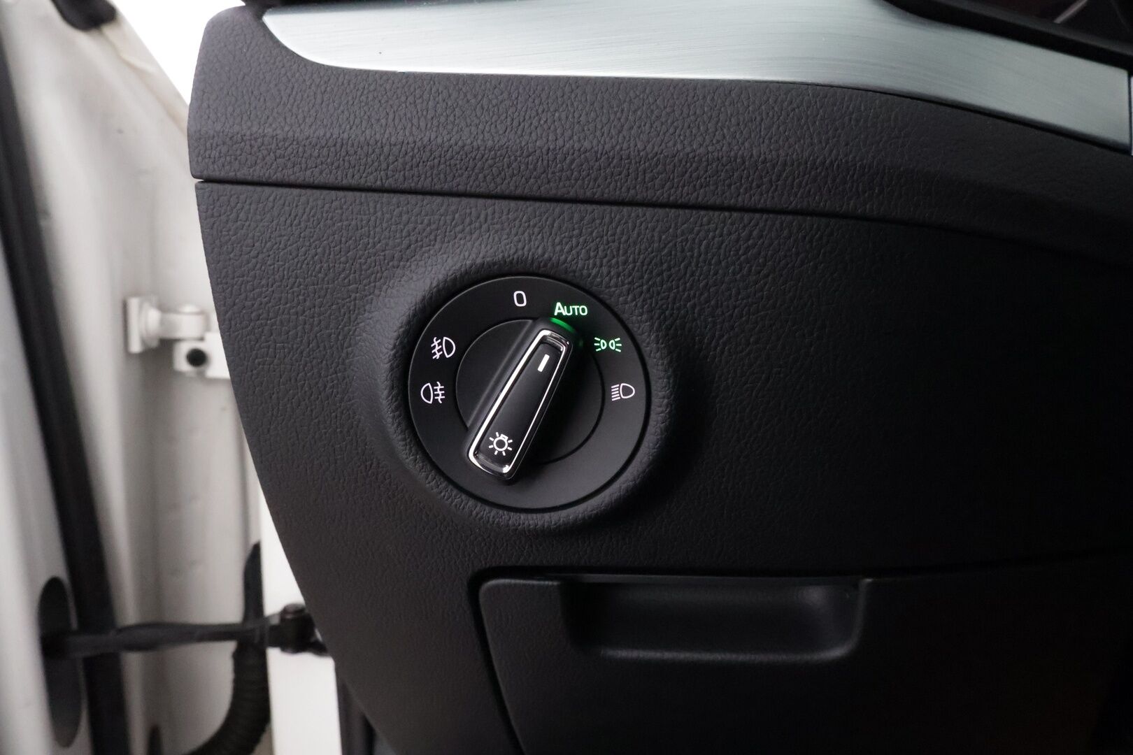 Skoda Superb 2018 1,4 TSI ACT Ambition BusinessLine * Webasto / Lämmitettävä Tuulilasi / Muistipenkki / Peruutustutkat / Vakkari / Suomiauto* - HULLUT VÄLIPÄIVÄT KORKOTARJOUS 2,49%