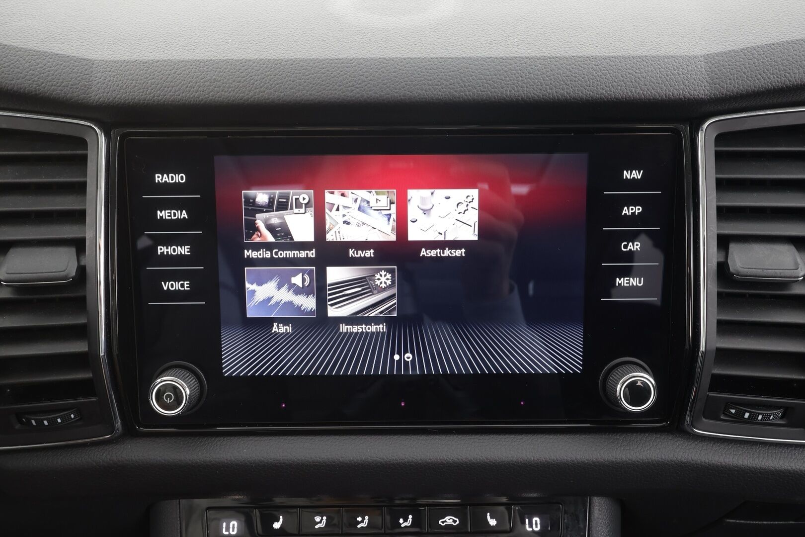Skoda Kodiaq 2018 1,4 TSI 4x4 Style DSG Autom. - ACC | Webasto | Muisitpenkit | Canton | P.Kamera | Puolinahat | Keyless | LED | Apple&Android | 1.Om Suomi-auto | Kahdet Renkaat