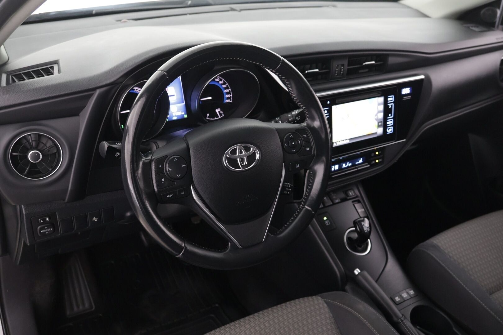 Toyota Auris 2018 Touring Sports 1,8 Hybrid Active Edition - Suomi-Auto / Navigaattori / Bluetooth / Peruutuskamera