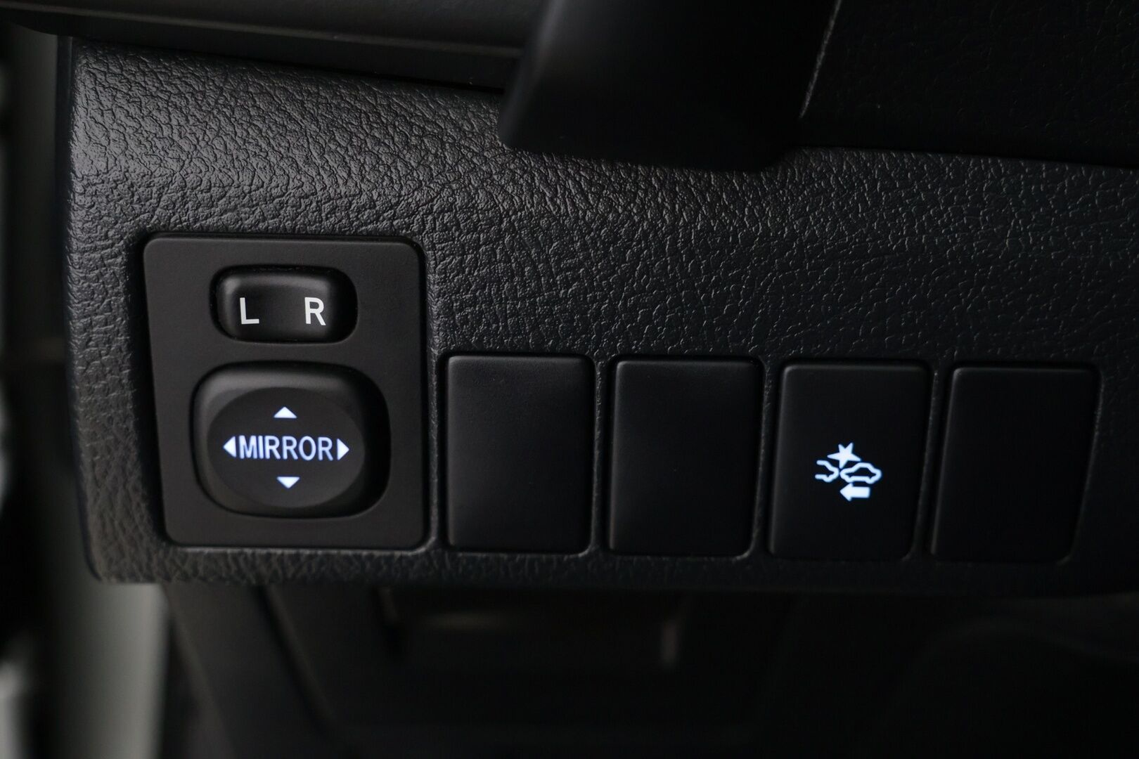 Toyota Auris 2018 Touring Sports 1,8 Hybrid Active Edition - Suomi-Auto / Navigaattori / Bluetooth / Peruutuskamera