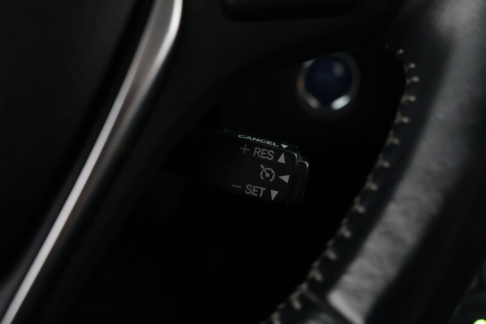 Toyota Auris 2018 Touring Sports 1,8 Hybrid Active Edition - Suomi-Auto / Navigaattori / Bluetooth / Peruutuskamera