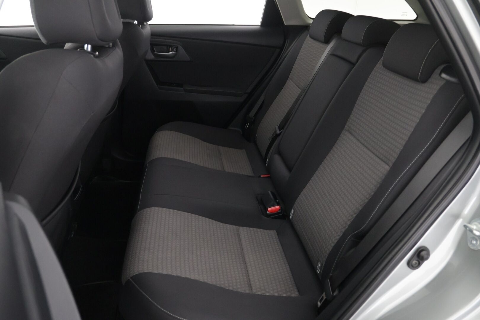 Toyota Auris 2018 Touring Sports 1,8 Hybrid Active Edition - Suomi-Auto / Navigaattori / Bluetooth / Peruutuskamera