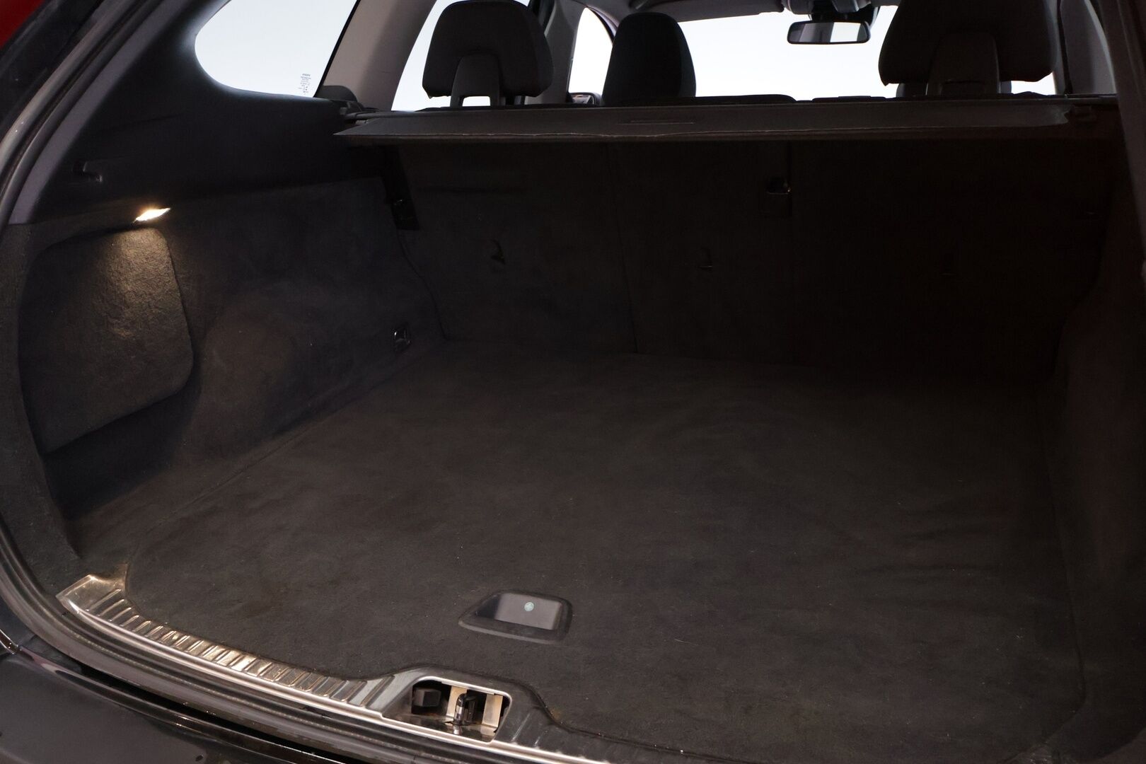 Volvo XC60 2014 D3 Momentum - Myydään Huutokaupat.com - | Webasto | Digimittaristo | Vakkari | Koukku | Audio high performance Jakopää tehty 274tkm | 2x Volvon aluvanteet 