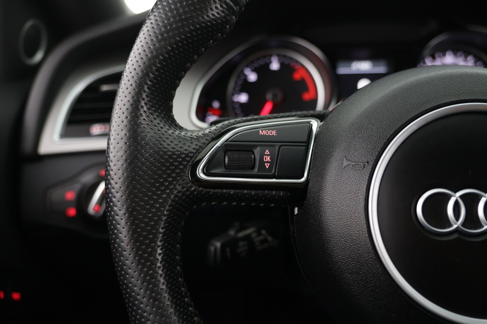 Audi A5 2012 Coupé 3,0 V6 TDI DPF 180 kW quattro S tronic-autom. ** Bang&Olufsen Premium / Webasto / Kattoluukku / S-Line / Nahka-Alcantara sisusta / ACC ** - HULLUT AVAJAISHULINAT KORKOTARJOUS 3,29 %