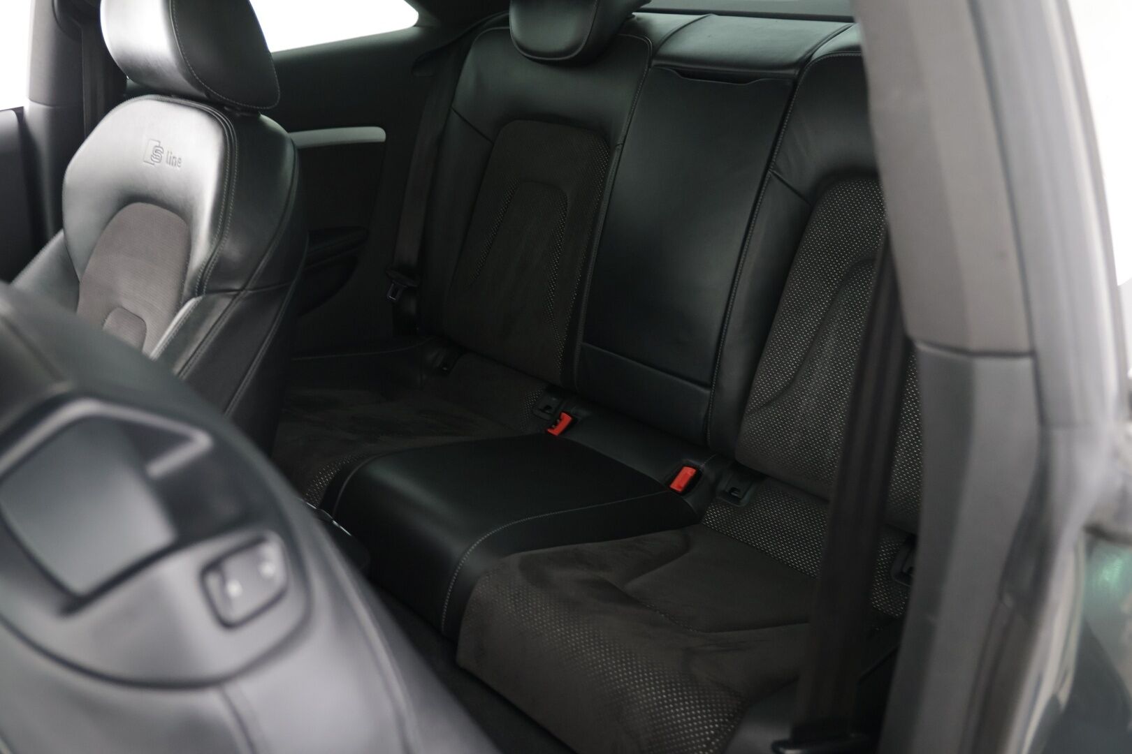 Audi A5 2012 Coupé 3,0 V6 TDI DPF 180 kW quattro S tronic-autom. ** Bang&Olufsen Premium / Webasto / Kattoluukku / S-Line / Nahka-Alcantara sisusta / ACC ** - HULLUT AVAJAISHULINAT KORKOTARJOUS 3,29 %