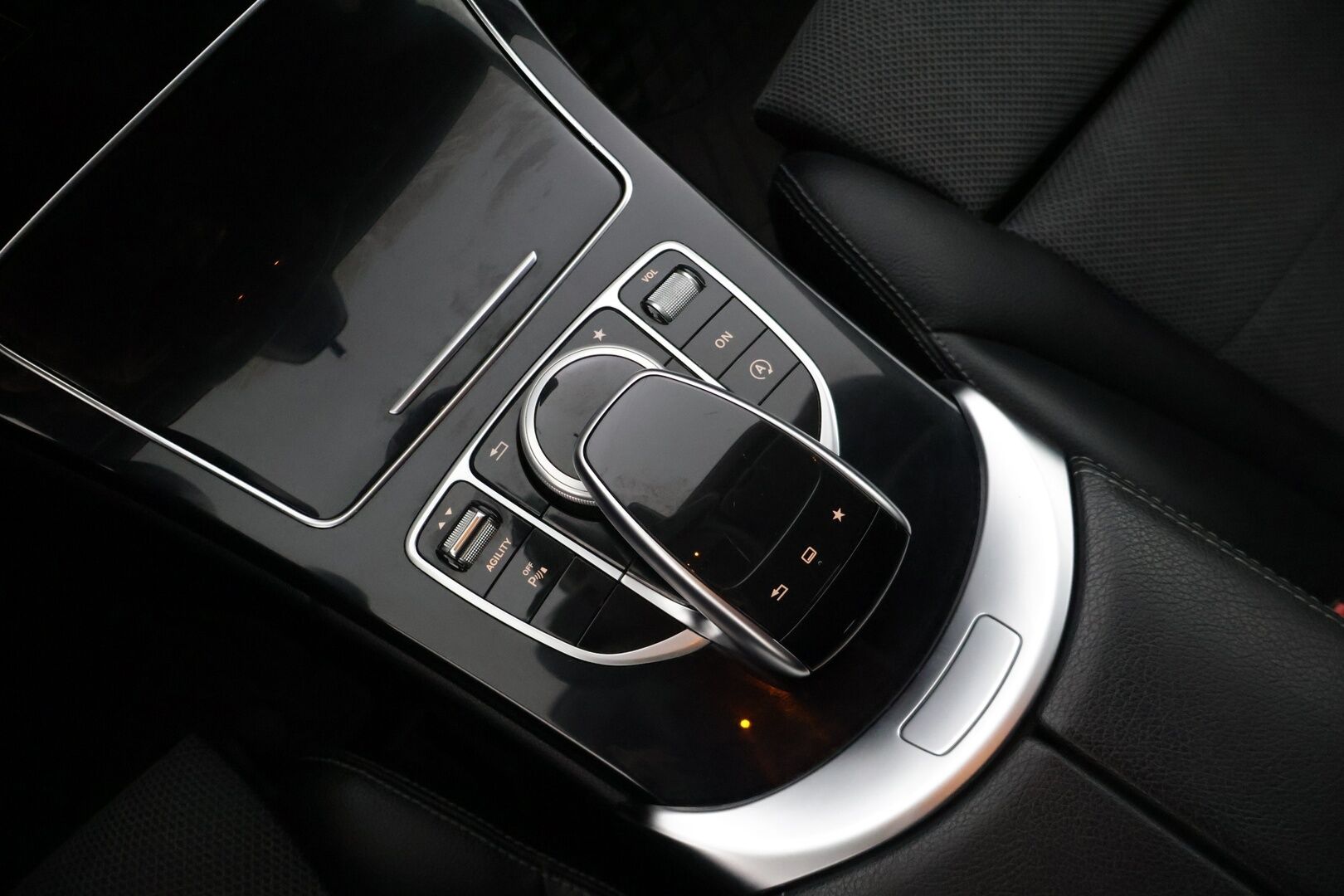 Mercedes-Benz C 2015 C 220 BlueTec T A Premium Business * Webasto / Koukku / Sähkökontti / LED High.Perf * - * Hyvin huollettu! / 2x Renkaat & Vanteet *