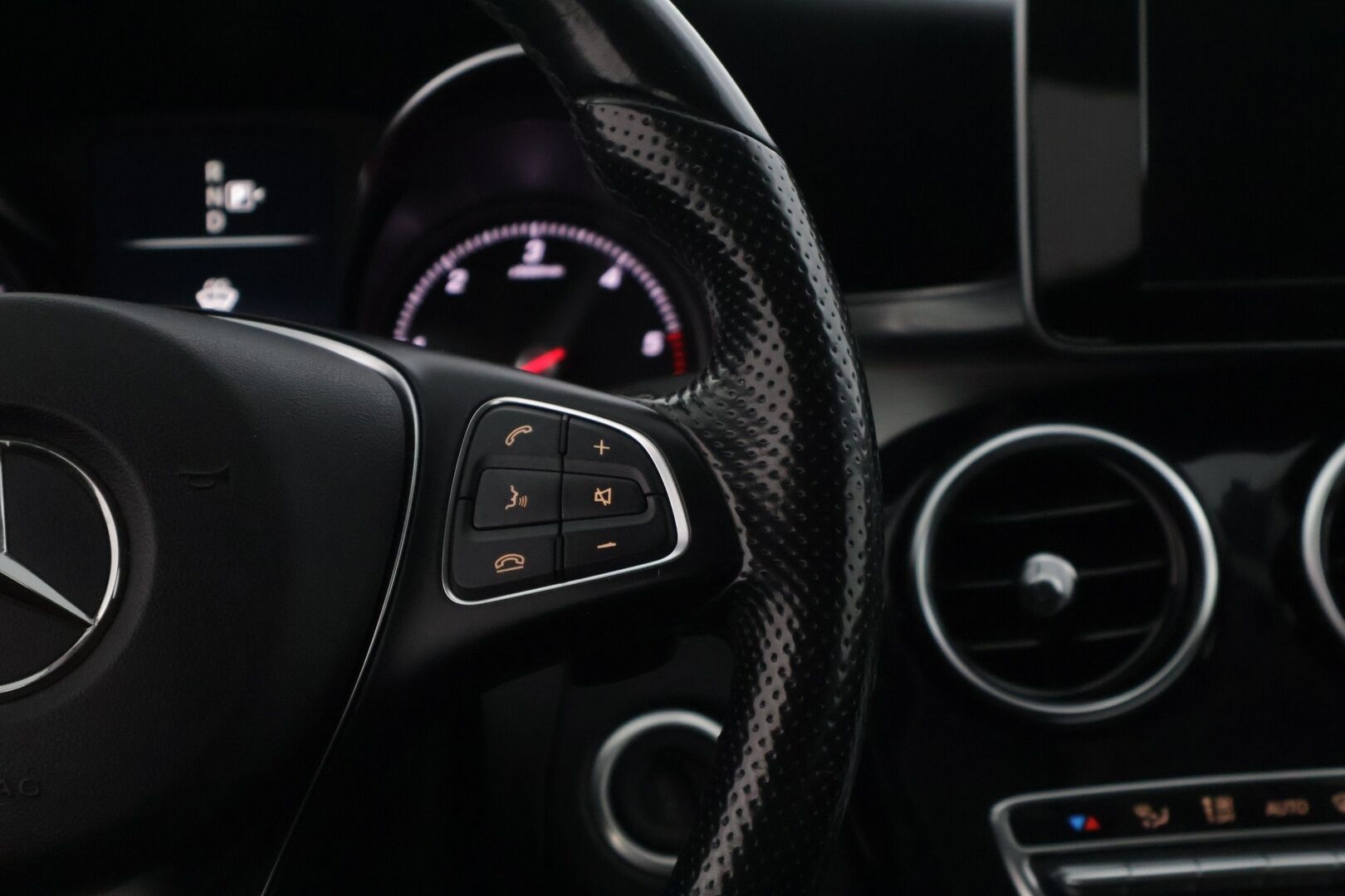 Mercedes-Benz C 2015 C 220 BlueTec T A Premium Business * Webasto / Koukku / Sähkökontti / LED High.Perf * - * Hyvin huollettu! / 2x Renkaat & Vanteet *