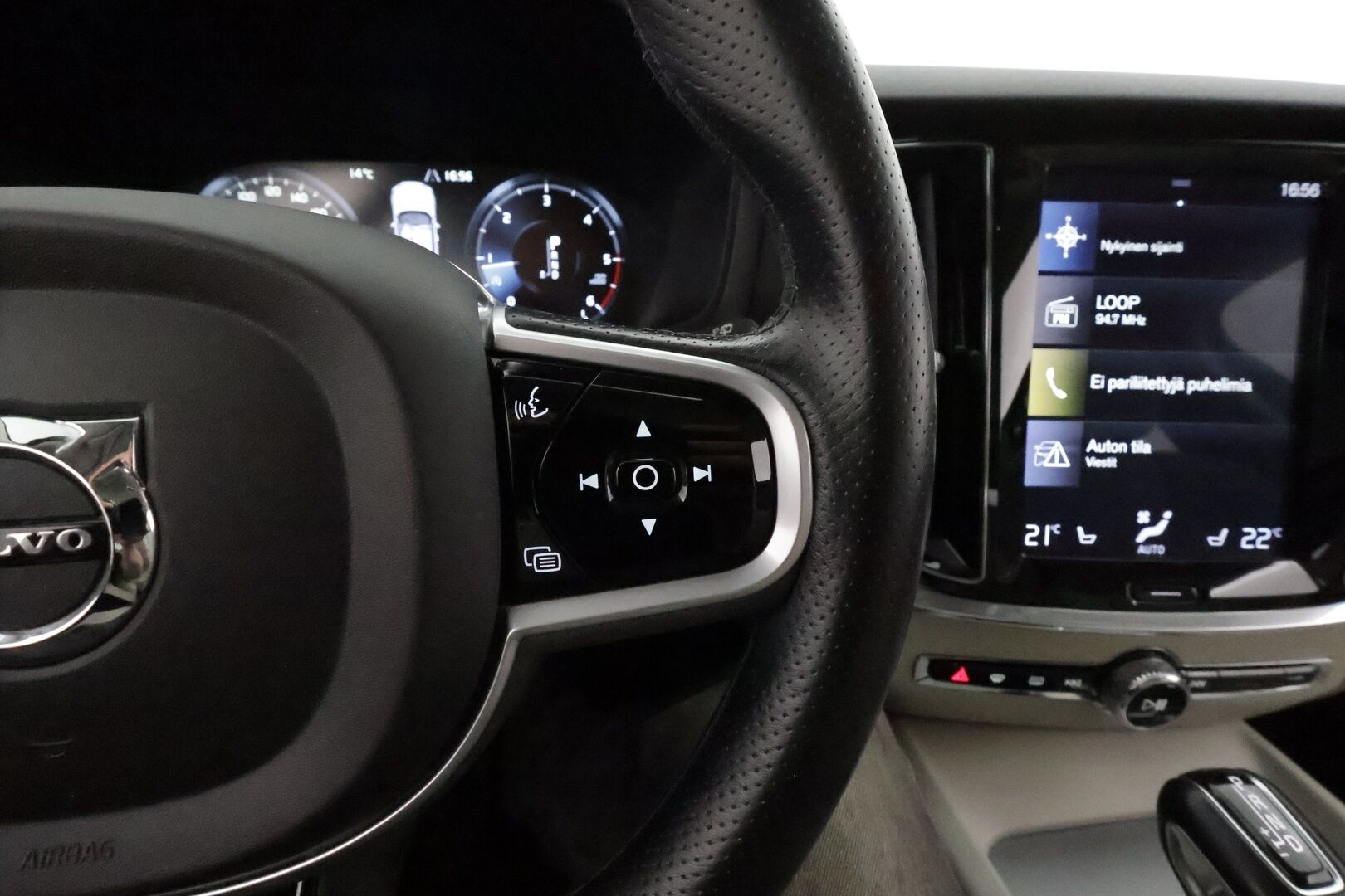 Volvo V60 2019 D4 Business Inscription aut **Panorama / Muistipenkki / Webasto / H&K / Adapt.vakkari / Vaaleat nahat / P.kamera** - Suomi-auto / Merkkihuollettu / Kahdet renkaat aluvanteilla