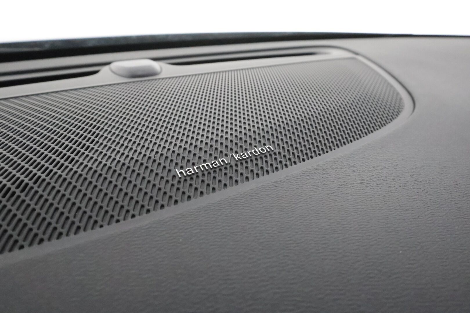 Volvo V60 2019 D4 Business Inscription aut **Panorama / Muistipenkki / Webasto / H&K / Adapt.vakkari / Vaaleat nahat / P.kamera** - Suomi-auto / Merkkihuollettu / Kahdet renkaat aluvanteilla