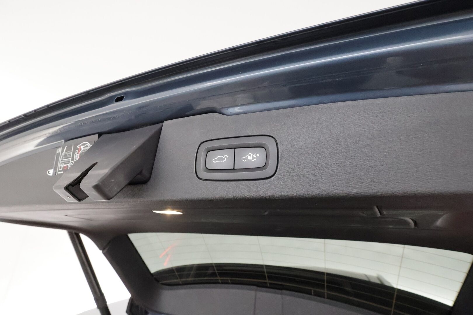 Volvo V60 2019 D4 Business Inscription aut **Panorama / Muistipenkki / Webasto / H&K / Adapt.vakkari / Vaaleat nahat / P.kamera** - Suomi-auto / Merkkihuollettu / Kahdet renkaat aluvanteilla
