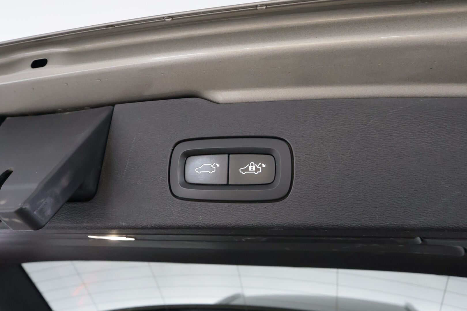 Volvo V60 2019 D4 Business Inscription aut * ACC / Muistipenkki / Koukku / Webasto / Sporttinahat / P.Kamera / Keyless * - HUD / Suomi-auto / Kahdet renkaat aluvanteilla