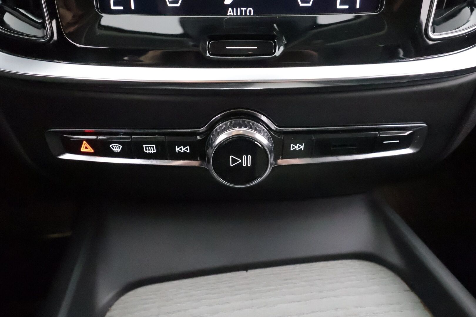 Volvo V60 2019 D4 Business Inscription aut * ACC / Muistipenkki / Koukku / Webasto / Sporttinahat / P.Kamera / Keyless * - HUD / Suomi-auto / Kahdet renkaat aluvanteilla