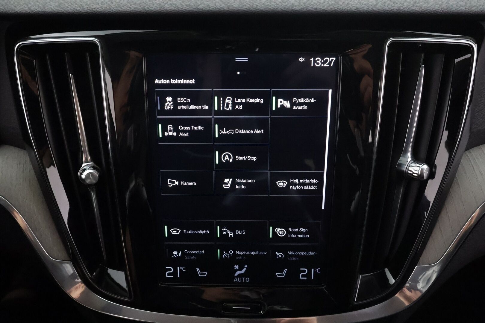 Volvo V60 2019 D4 Business Inscription aut * ACC / Muistipenkki / Koukku / Webasto / Sporttinahat / P.Kamera / Keyless * - HUD / Suomi-auto / Kahdet renkaat aluvanteilla