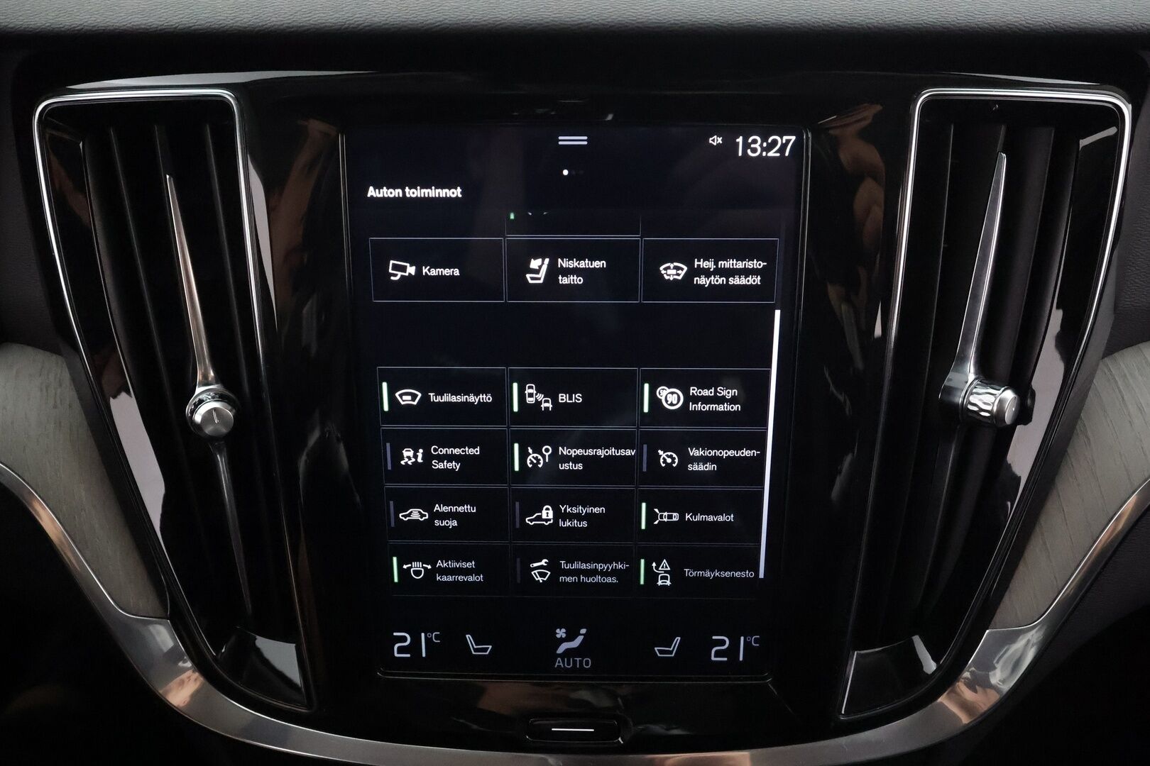 Volvo V60 2019 D4 Business Inscription aut * ACC / Muistipenkki / Koukku / Webasto / Sporttinahat / P.Kamera / Keyless * - HUD / Suomi-auto / Kahdet renkaat aluvanteilla