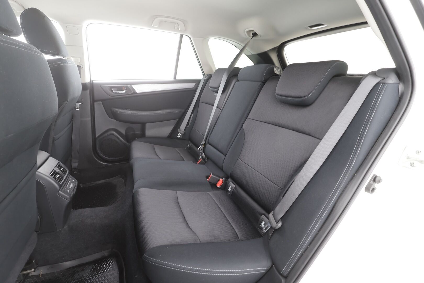 Subaru Outback 2018 2,5i Active CVT - | ACC | Koukku | Sähköpenkki | P.kamera | LED | Keyless | Apple & Android | BSM | Kaistavahti | Merkkihuollot | 1-om suomiauto | Lohko+sisälämmitin |