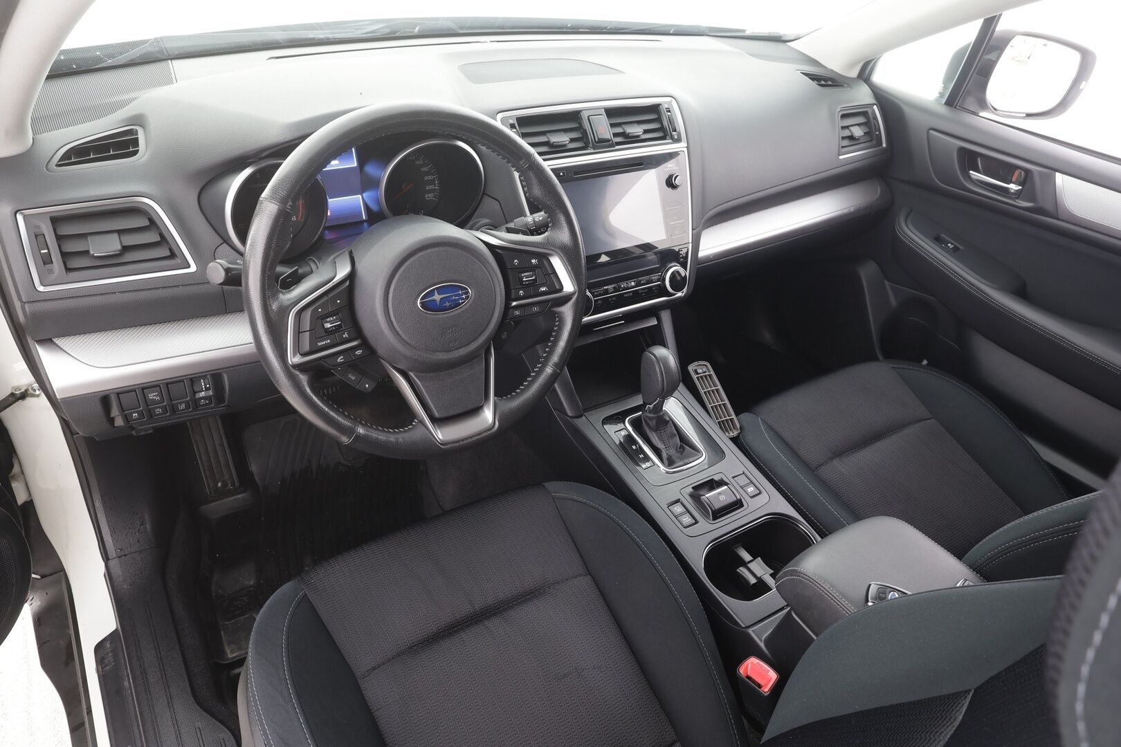 Subaru Outback 2018 2,5i Active CVT - | ACC | Koukku | Sähköpenkki | P.kamera | LED | Keyless | Apple & Android | BSM | Kaistavahti | Merkkihuollot | 1-om suomiauto | Lohko+sisälämmitin |