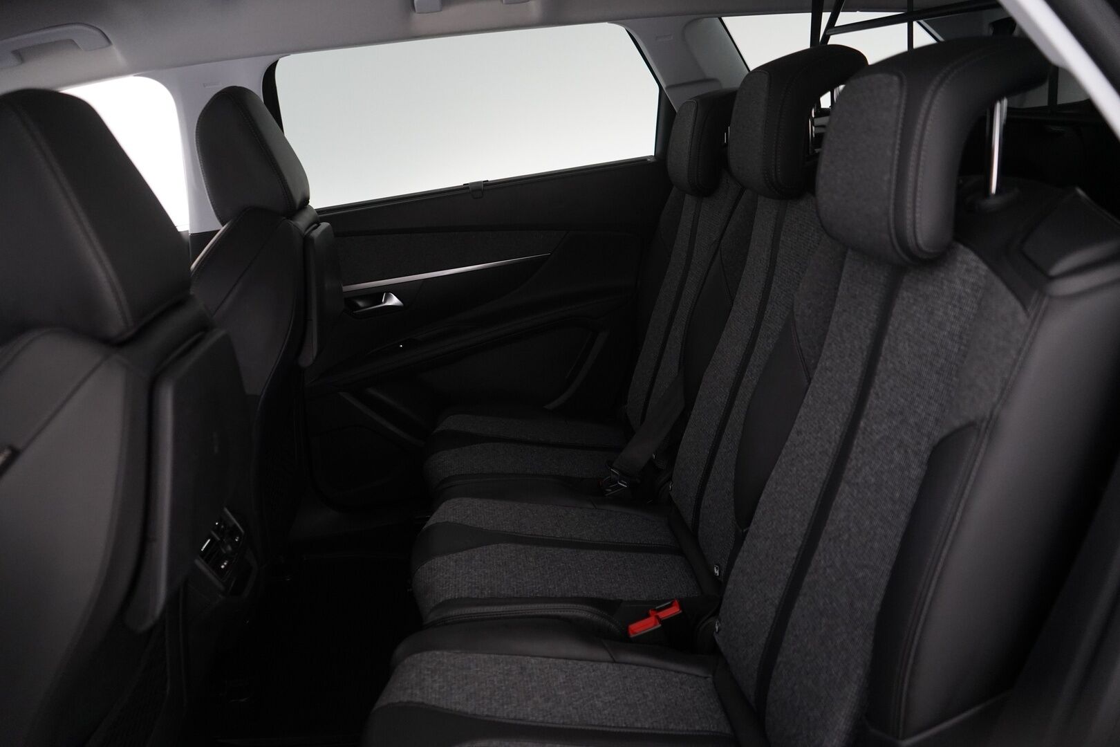 Peugeot 5008 2018 Allure PureTech 130 Automaatti *BLIS / Keyless / Vakkari / Tutkat / Lohko* - 7-paikkainen / Suomi-auto / Kahdet renkaat alumiinivantein / Viimeisin huolto 2/25 / Jakohihna 100tkm kohdalla