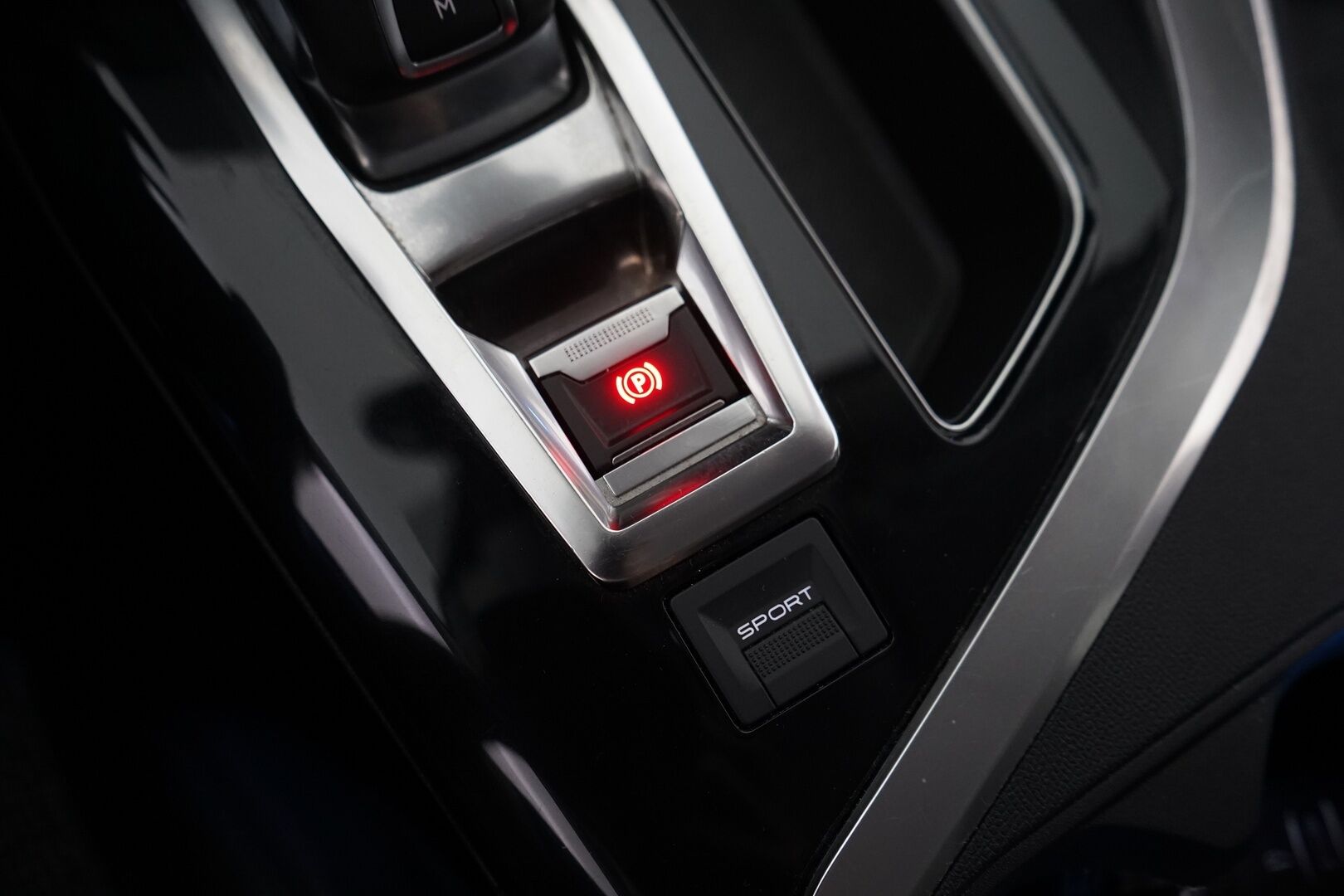 Peugeot 5008 2018 Allure PureTech 130 Automaatti *BLIS / Keyless / Vakkari / Tutkat / Lohko* - 7-paikkainen / Suomi-auto / Kahdet renkaat alumiinivantein / Viimeisin huolto 2/25 / Jakohihna 100tkm kohdalla