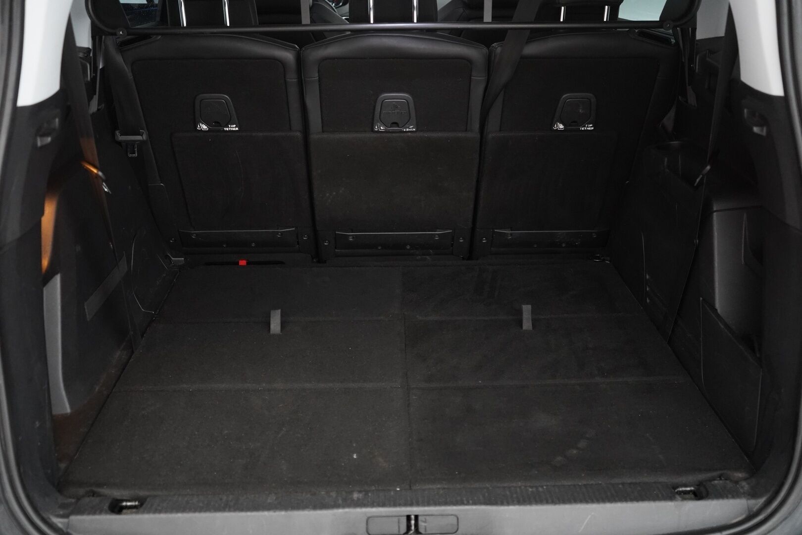 Peugeot 5008 2018 Allure PureTech 130 Automaatti *BLIS / Keyless / Vakkari / Tutkat / Lohko* - 7-paikkainen / Suomi-auto / Kahdet renkaat alumiinivantein / Viimeisin huolto 2/25 / Jakohihna 100tkm kohdalla