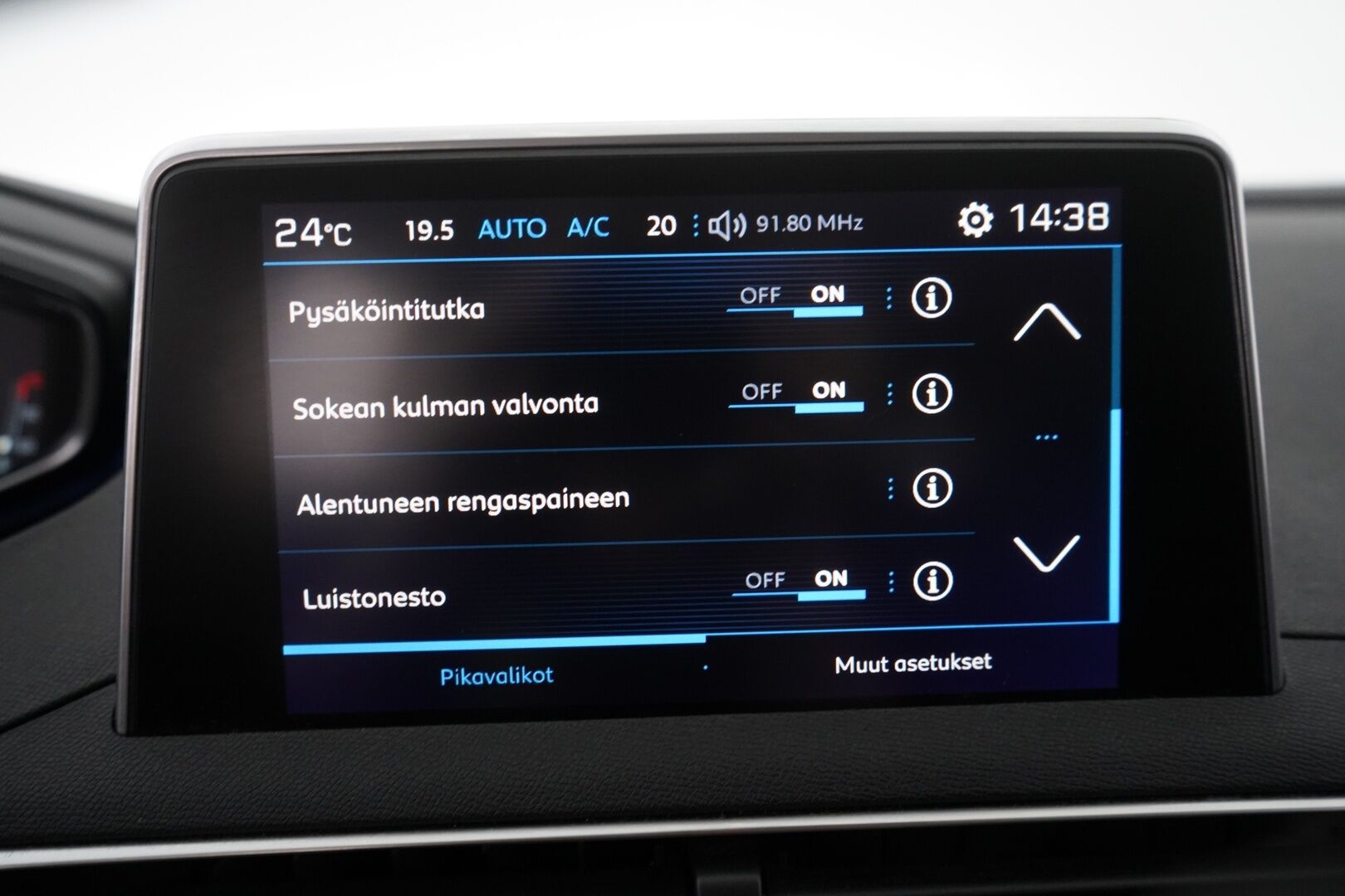 Peugeot 5008 2018 Allure PureTech 130 Automaatti *BLIS / Keyless / Vakkari / Tutkat / Lohko* - 7-paikkainen / Suomi-auto / Kahdet renkaat alumiinivantein / Viimeisin huolto 2/25 / Jakohihna 100tkm kohdalla