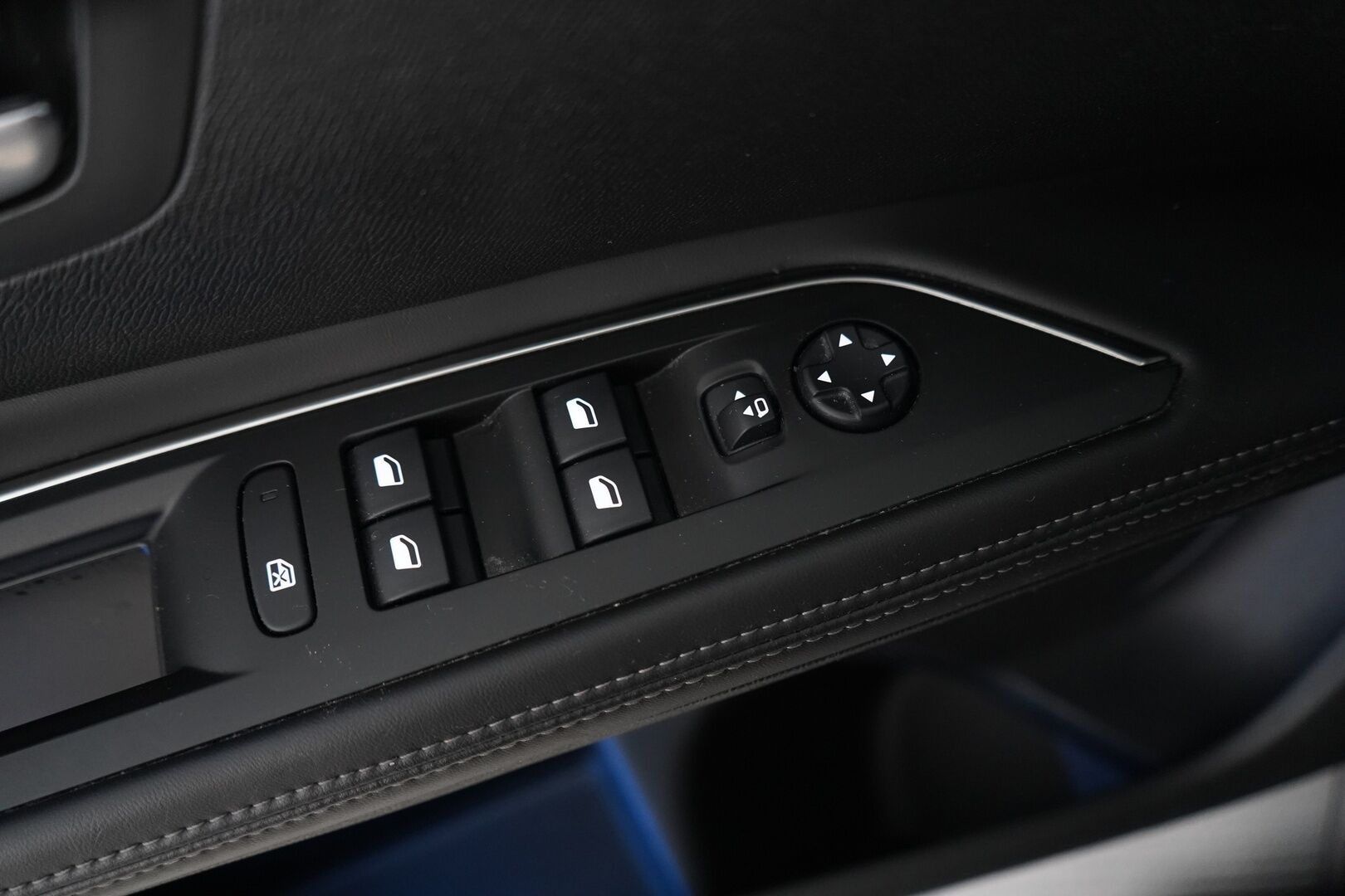 Peugeot 5008 2018 Allure PureTech 130 Automaatti *BLIS / Keyless / Vakkari / Tutkat / Lohko* - 7-paikkainen / Suomi-auto / Kahdet renkaat alumiinivantein / Viimeisin huolto 2/25 / Jakohihna 100tkm kohdalla