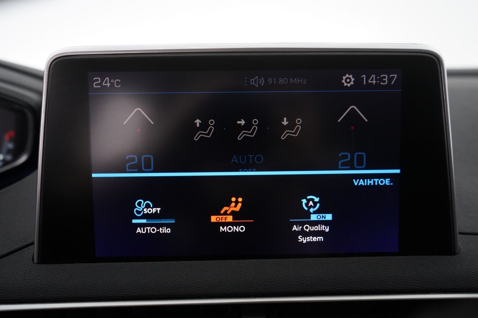 Peugeot 5008 2018 Allure PureTech 130 Automaatti *BLIS / Keyless / Vakkari / Tutkat / Lohko* - 7-paikkainen / Suomi-auto / Kahdet renkaat alumiinivantein / Viimeisin huolto 2/25 / Jakohihna 100tkm kohdalla