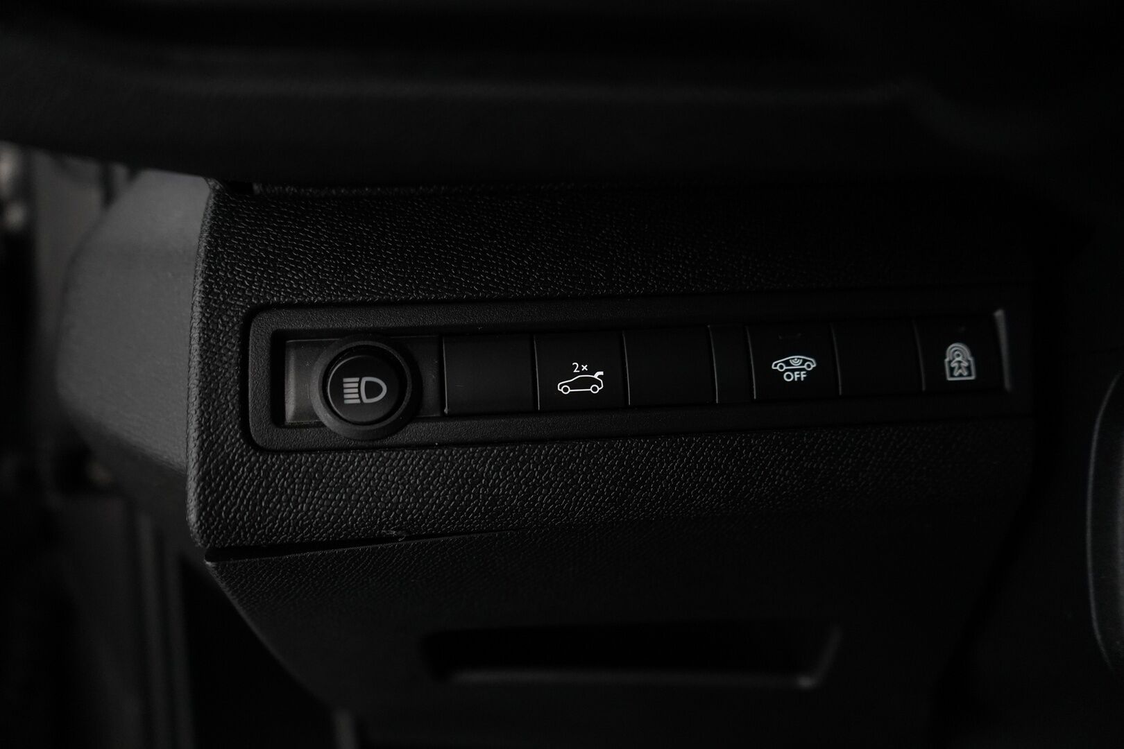 Peugeot 5008 2018 Allure PureTech 130 Automaatti *BLIS / Keyless / Vakkari / Tutkat / Lohko* - 7-paikkainen / Suomi-auto / Kahdet renkaat alumiinivantein / Viimeisin huolto 2/25 / Jakohihna 100tkm kohdalla