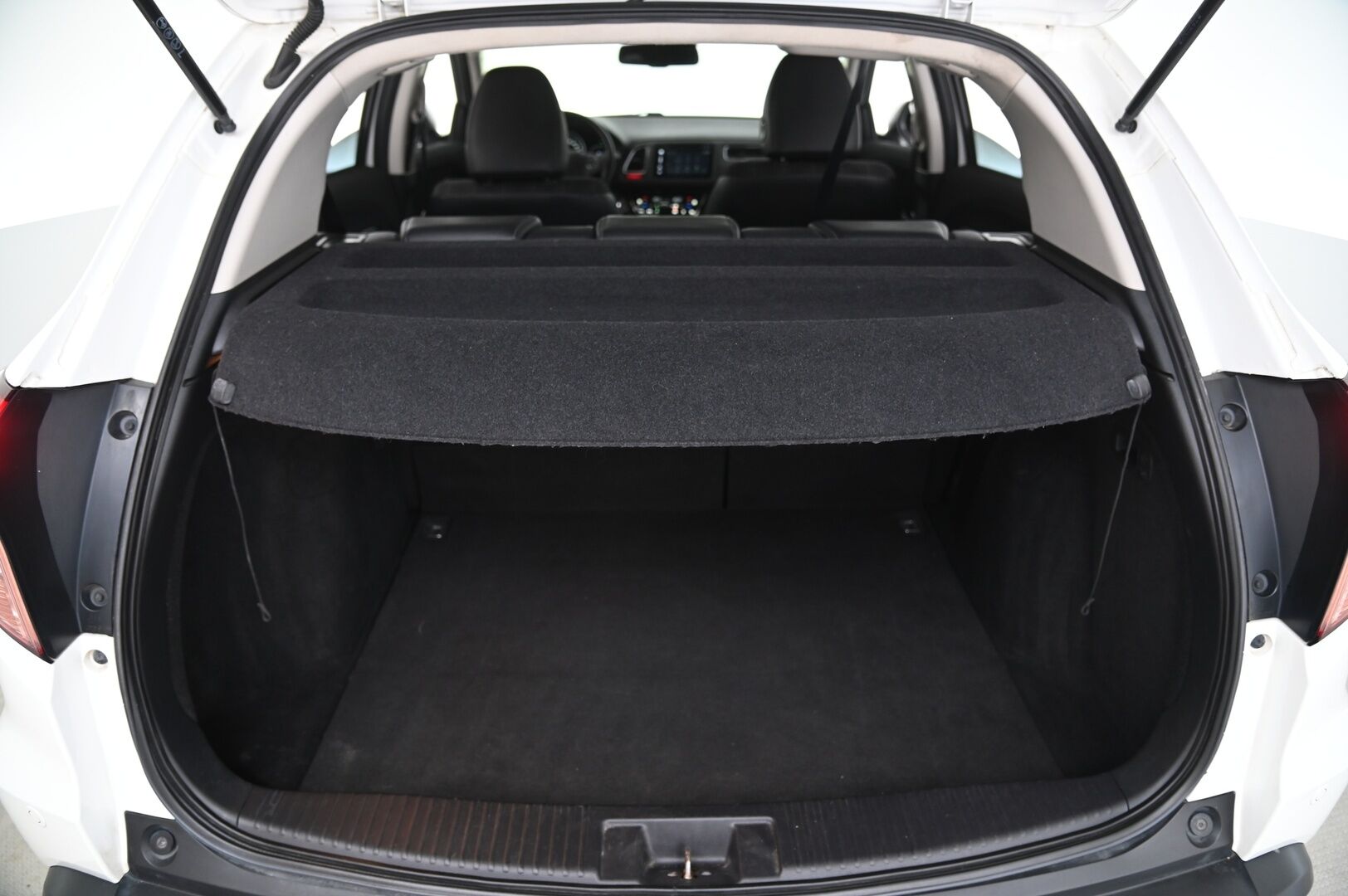 Honda HR-V 2017 1,6 D Executive - Lasikatto | P*kamera | Vakkari | Koukku | Lohko & sisätilalämmitin | 2x Renkaat & vanteet | Juuri huollettu! | Suomi-auto