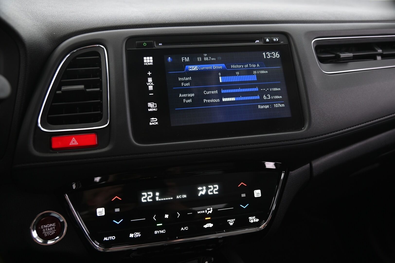 Honda HR-V 2017 1,6 D Executive - Lasikatto | P*kamera | Vakkari | Koukku | Lohko & sisätilalämmitin | 2x Renkaat & vanteet | Juuri huollettu! | Suomi-auto