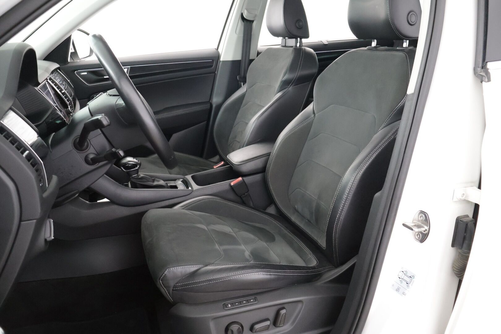Skoda Kodiaq 2020 2,0 TDI 190 4x4 Style BusinessLine DSG Autom. - Suomi-auto | Webasto | ACC | Digimittari | BLIS | 360-Kamera | Muistipenkit | Winter package | Canton Audio | Tuore leima!