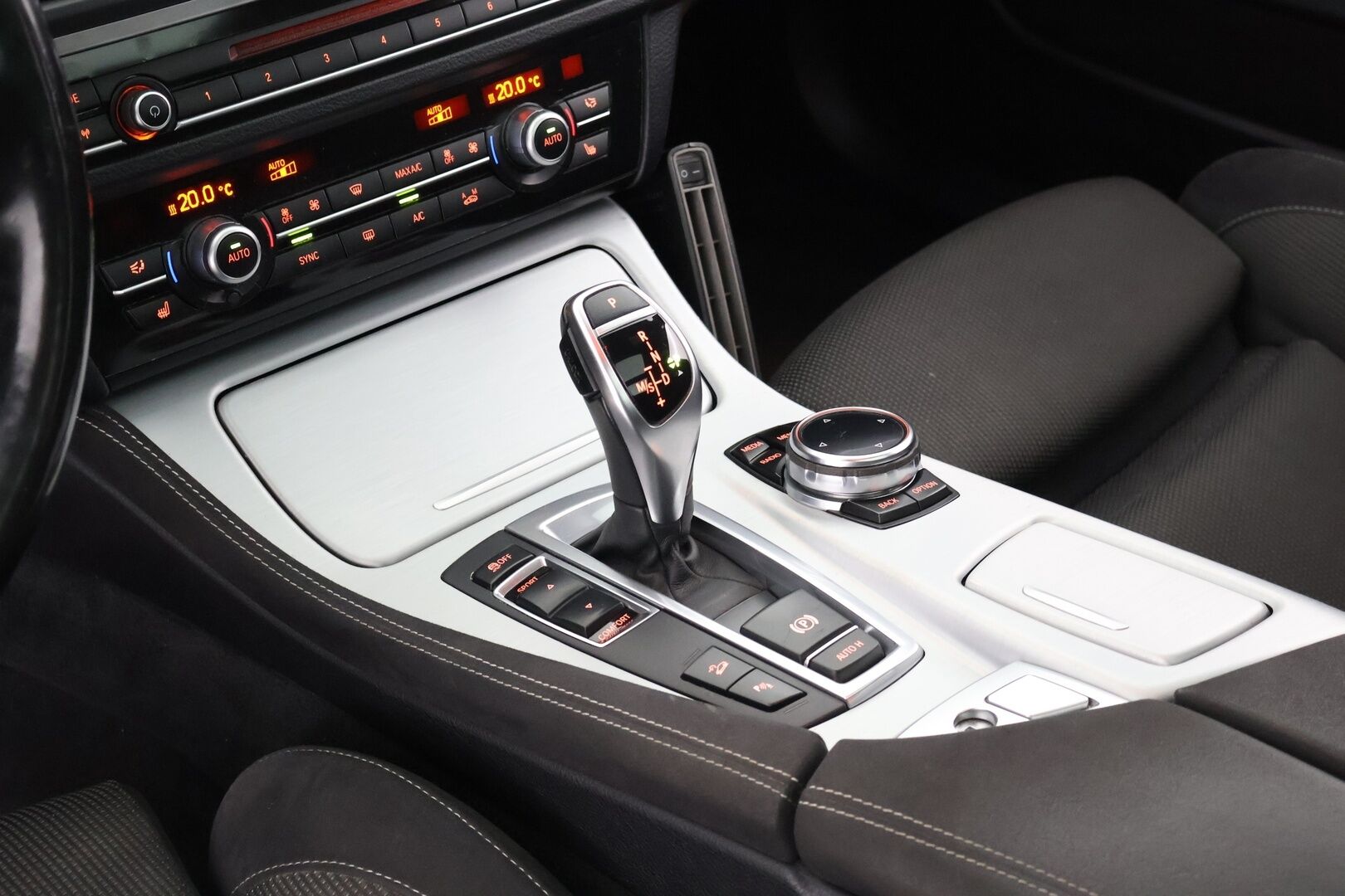 BMW 530 2014 F11 Touring 530d A xDrive M-Sport LCI | Myydään huutokaupat.comissa | - | Panorama | Lohko | Koukku | Prof.navi | Hifit | Muistipenkki | Digimittaristo | 
