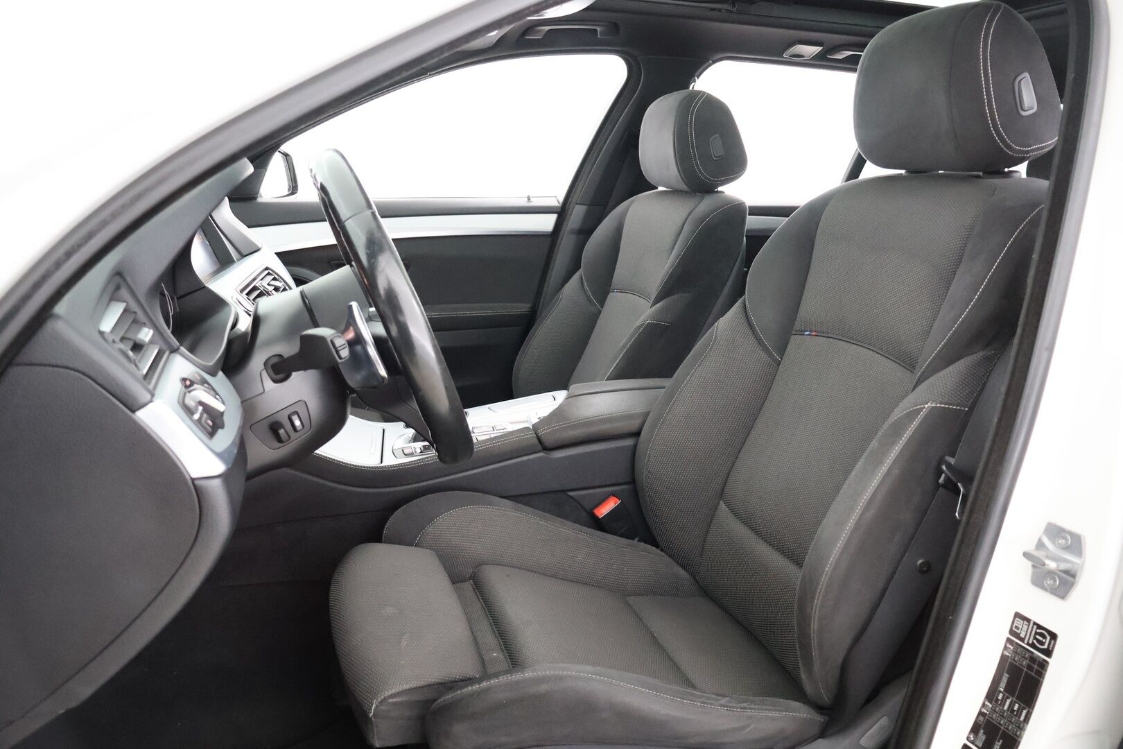 BMW 530 2014 F11 Touring 530d A xDrive M-Sport LCI | Myydään huutokaupat.comissa | - | Panorama | Lohko | Koukku | Prof.navi | Hifit | Muistipenkki | Digimittaristo | 