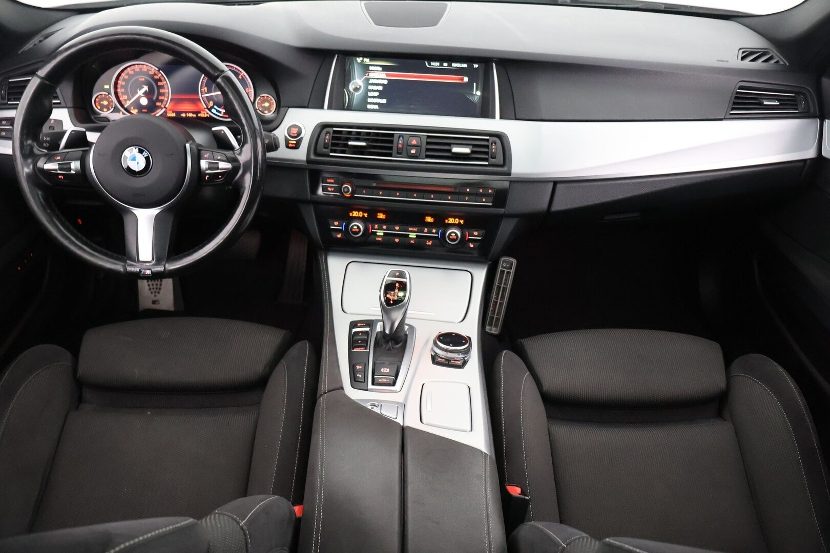BMW 530 2014 F11 Touring 530d A xDrive M-Sport LCI | Myydään huutokaupat.comissa | - | Panorama | Lohko | Koukku | Prof.navi | Hifit | Muistipenkki | Digimittaristo | 