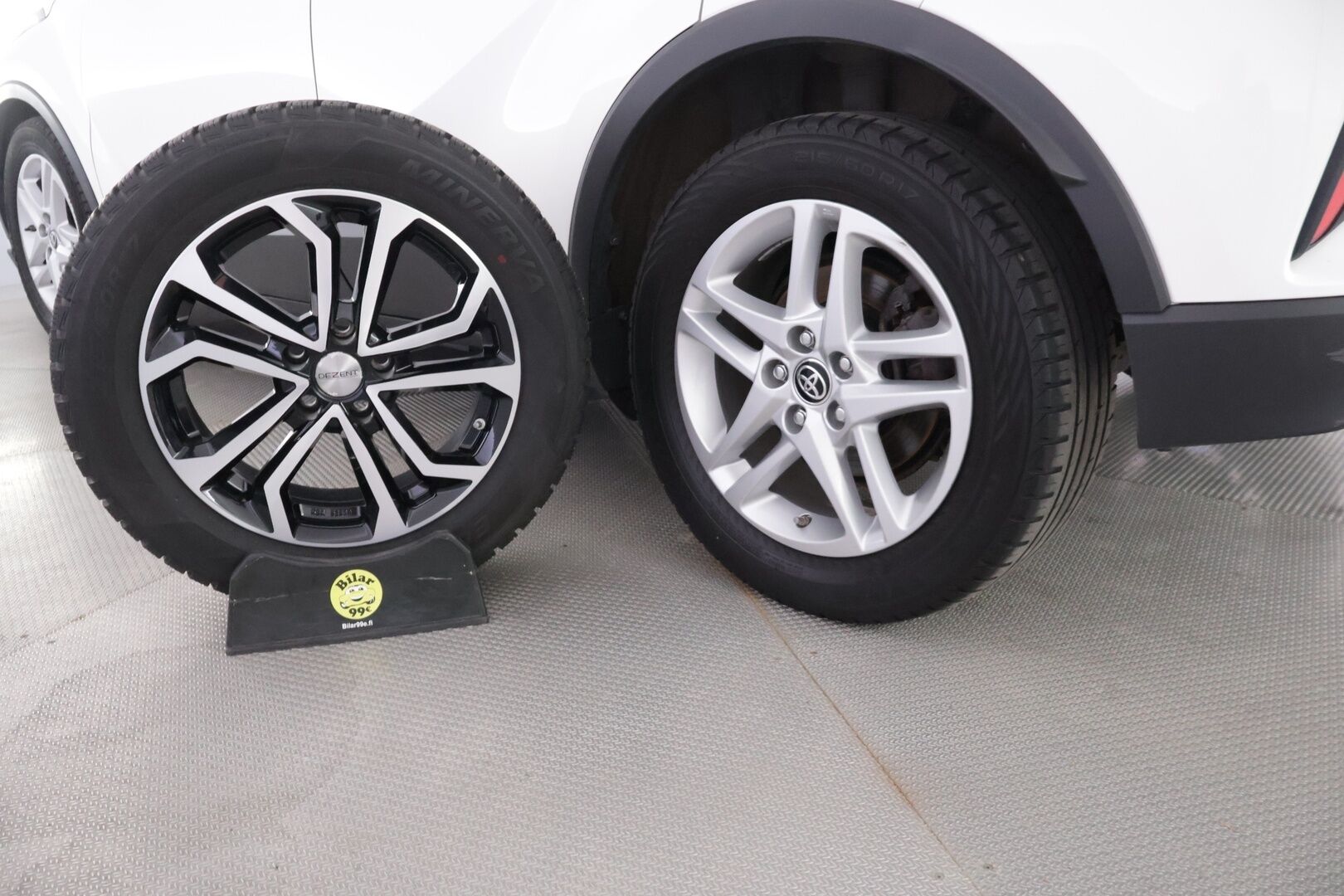 Toyota C-HR 2020 1,8 Hybrid Active - | ACC | Peruutuskamera | Facelift | Suomi-auto | LED |  2x Renkaat & vanteet | 