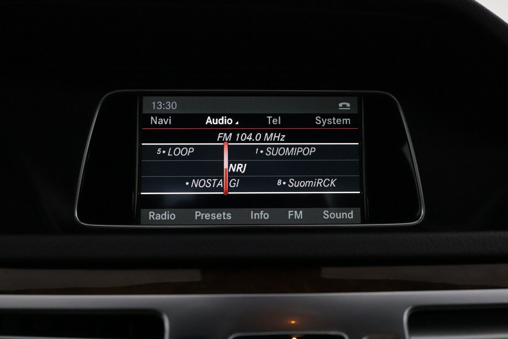 Mercedes-Benz E 2015 220 BlueTec A Business **Facelift / ILS-LED / Apple&Android / Vakkari / P.tutkat / Kahdet renkaat**