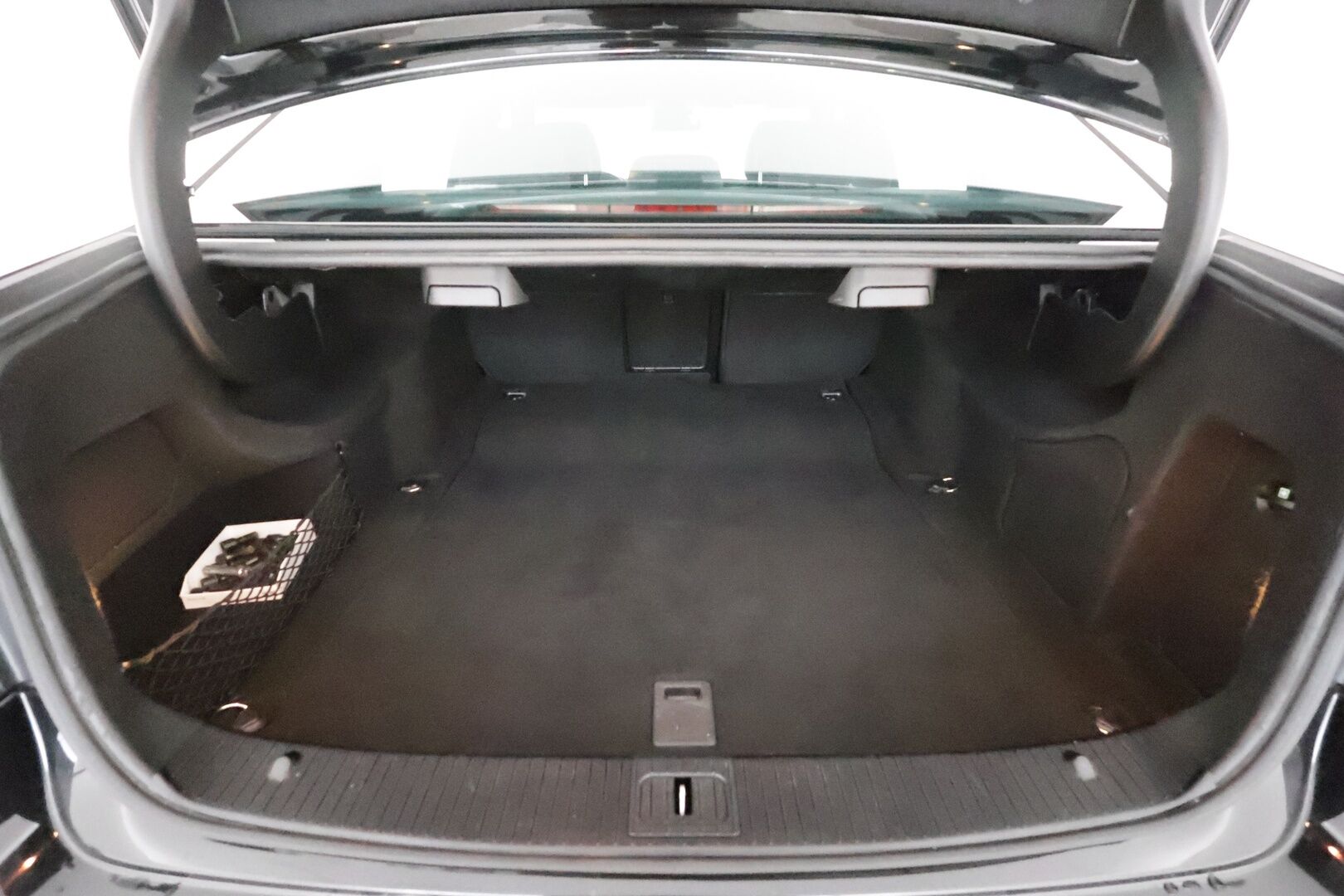 Mercedes-Benz E 2015 220 BlueTec A Business **Facelift / ILS-LED / Apple&Android / Vakkari / P.tutkat / Kahdet renkaat**