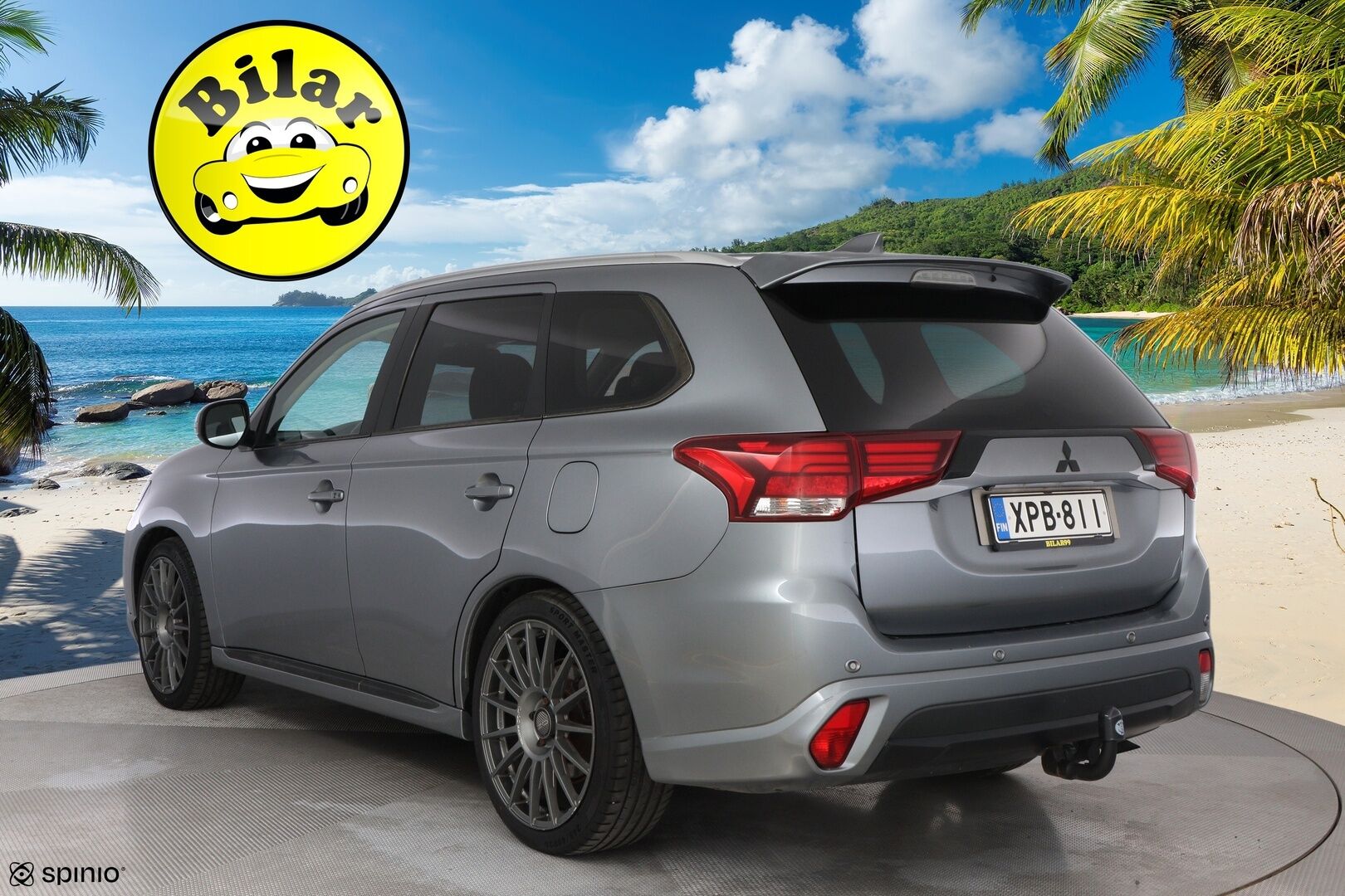 Mitsubishi OUTLANDER PHEV 2016 Instyle Navi 4WD - Rockford Fosgate | Peruutuskamera | Vetokoukku | Nahka-Alcantara | Vakkari | Navi | Näyttävä!