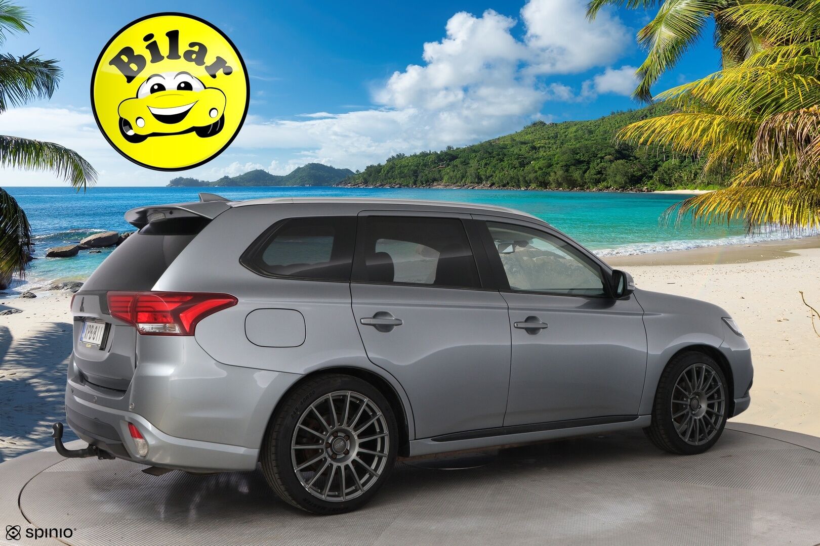 Mitsubishi OUTLANDER PHEV 2016 Instyle Navi 4WD - Rockford Fosgate | Peruutuskamera | Vetokoukku | Nahka-Alcantara | Vakkari | Navi | Näyttävä!