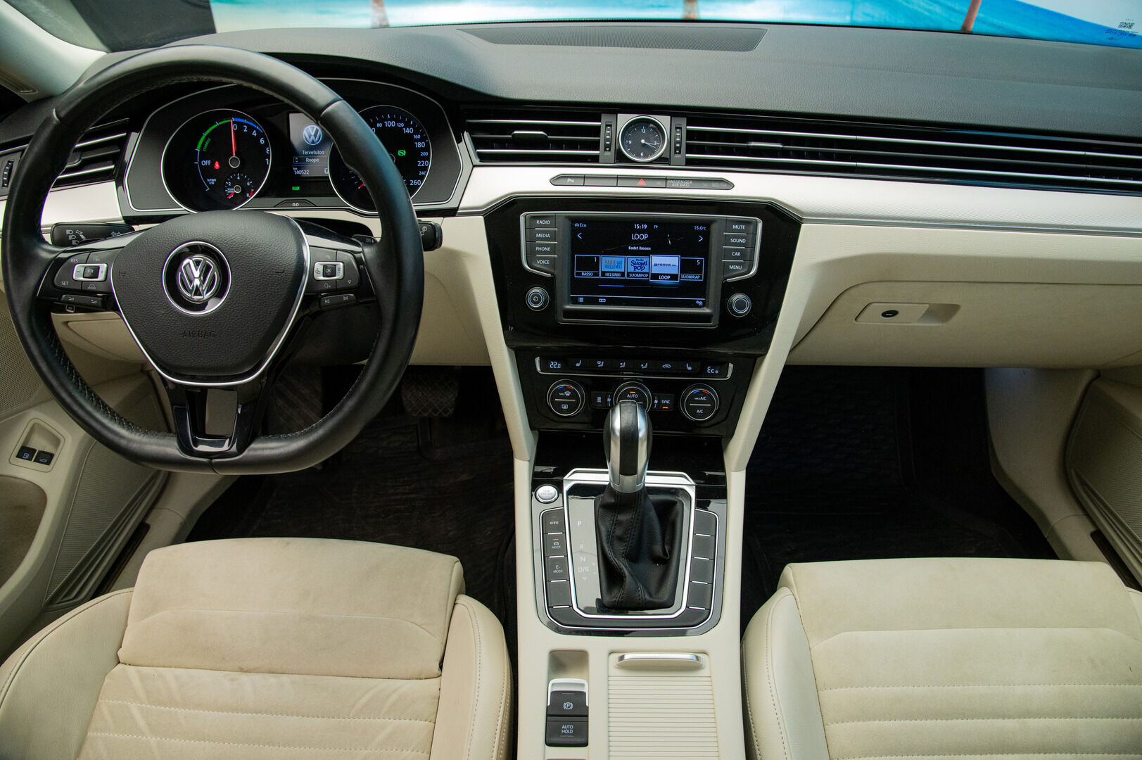 Volkswagen Passat 2016 Variant GTE Plug-In Hybrid 160 kW (218 hv) DSG-automaatti - ACC | Ergo comfort | Vaalea sisusta | Koukku | P-Kamera | Ambient valaistus