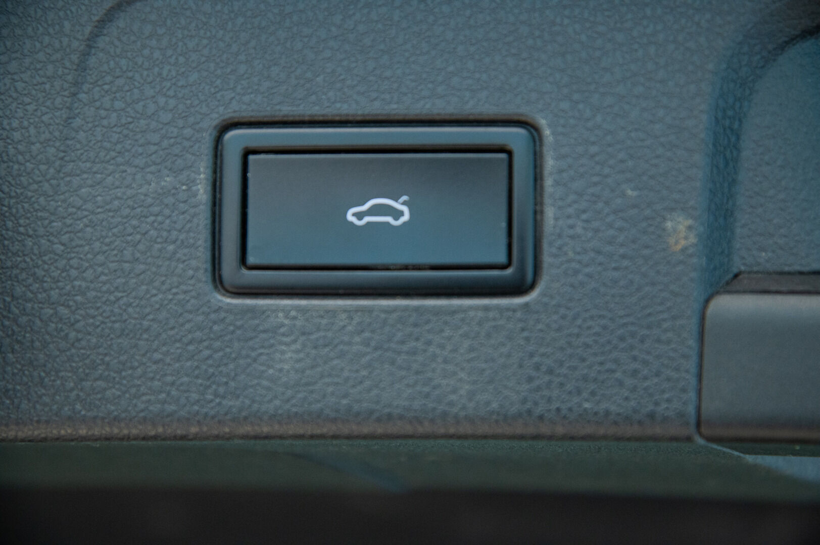 Volkswagen Passat 2016 Variant GTE Plug-In Hybrid 160 kW (218 hv) DSG-automaatti - ACC | Ergo comfort | Vaalea sisusta | Koukku | P-Kamera | Ambient valaistus